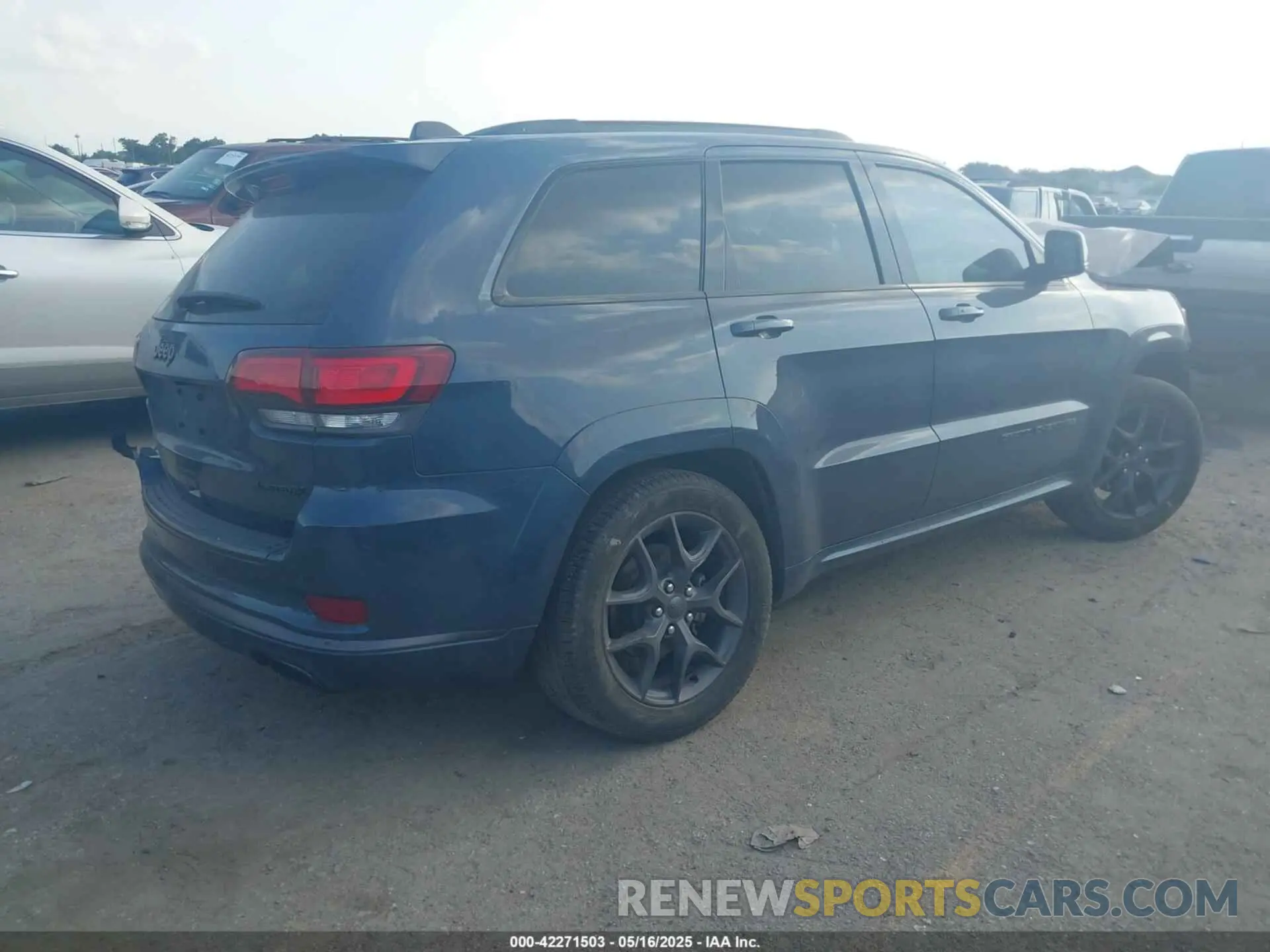 4 Photograph of a damaged car 1C4RJEBG3LC371068 JEEP GRAND CHEROKEE 2020
