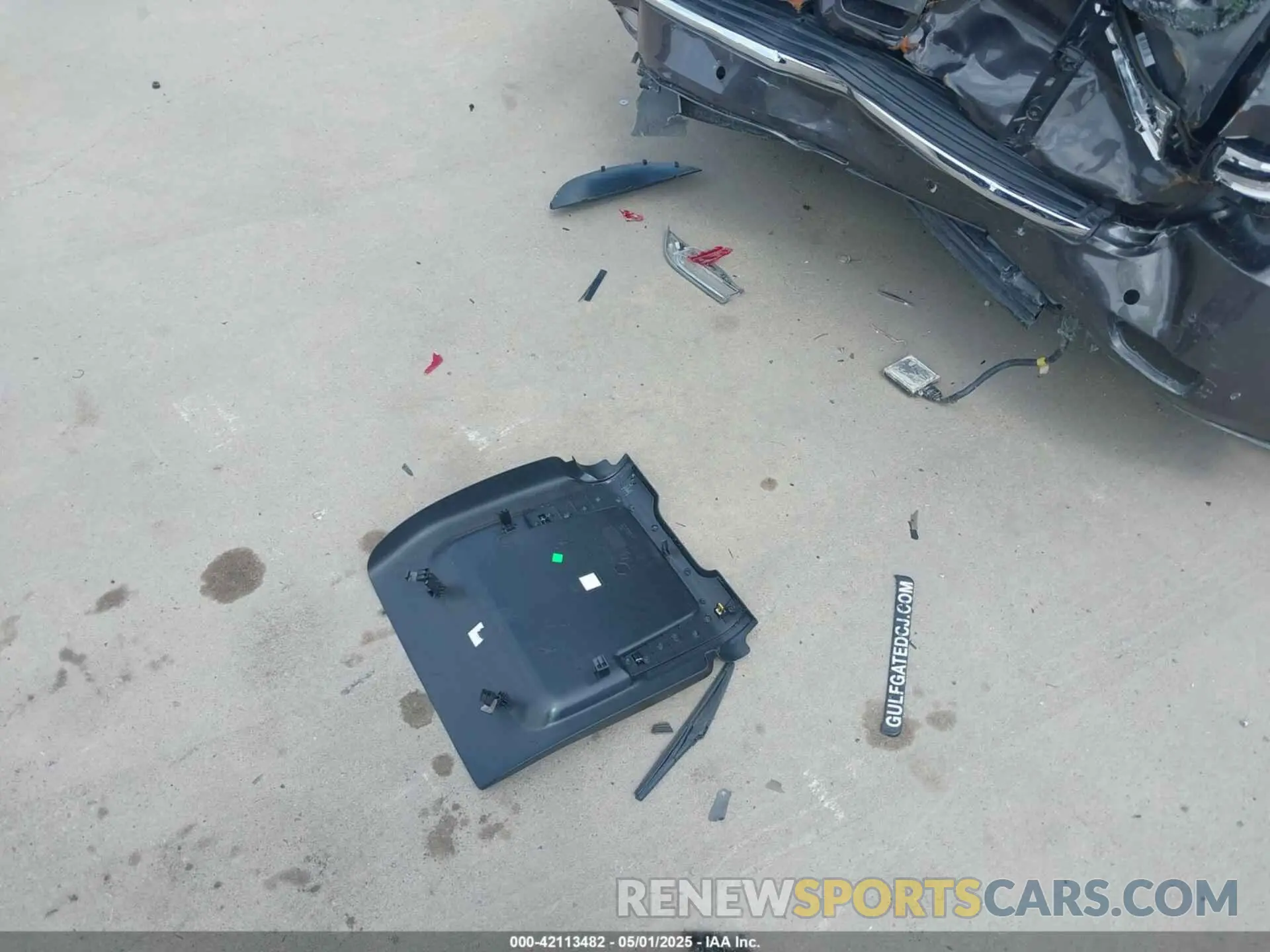 11 Photograph of a damaged car 1C4RJEBG4LC295201 JEEP GRAND CHEROKEE 2020