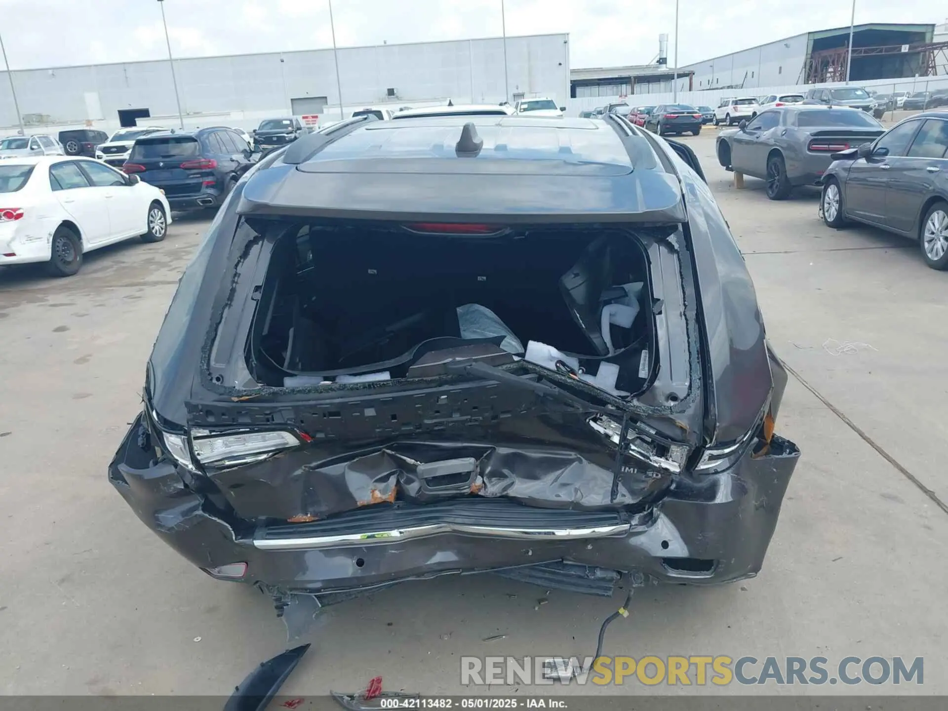 16 Photograph of a damaged car 1C4RJEBG4LC295201 JEEP GRAND CHEROKEE 2020