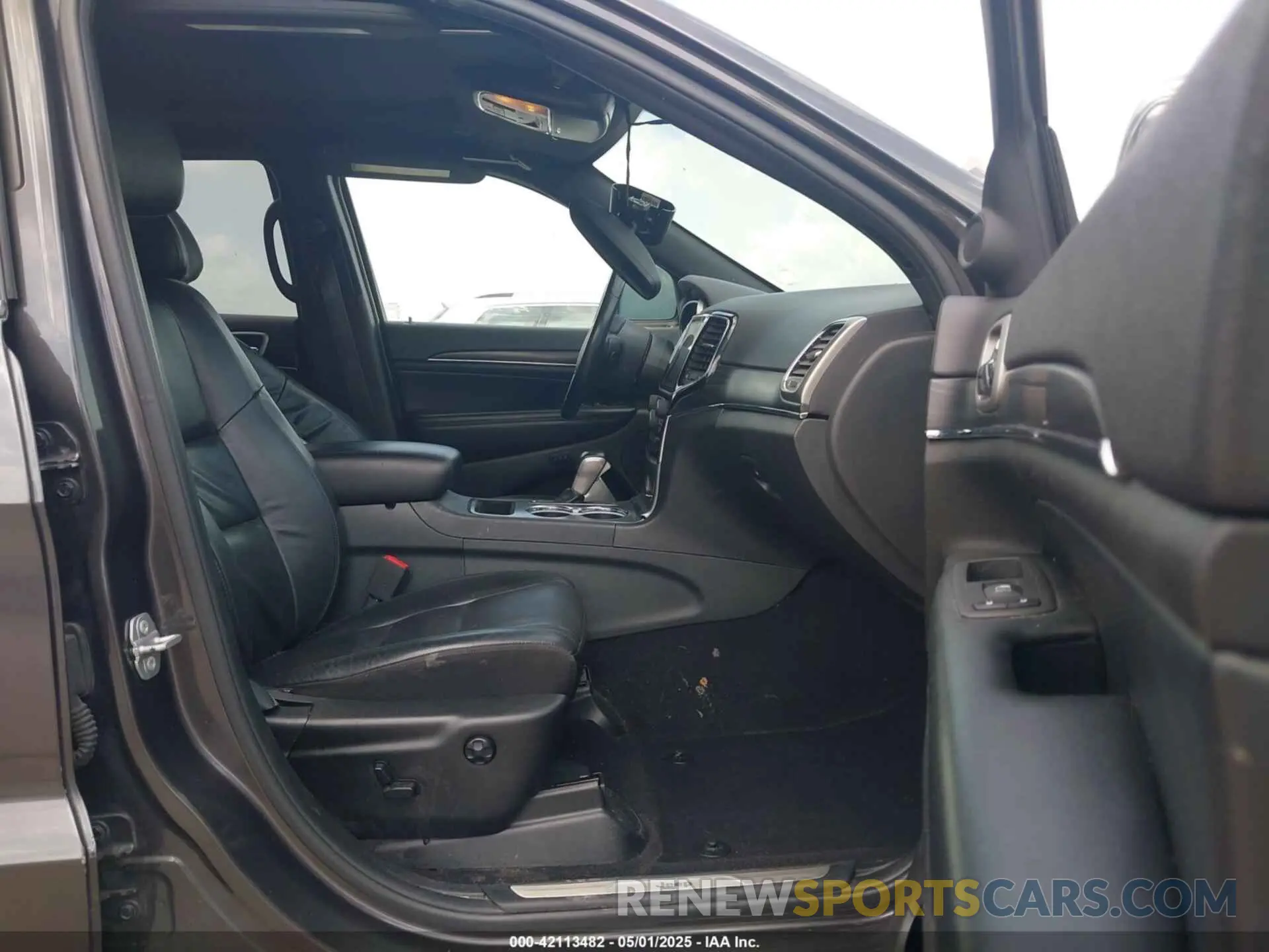 5 Photograph of a damaged car 1C4RJEBG4LC295201 JEEP GRAND CHEROKEE 2020