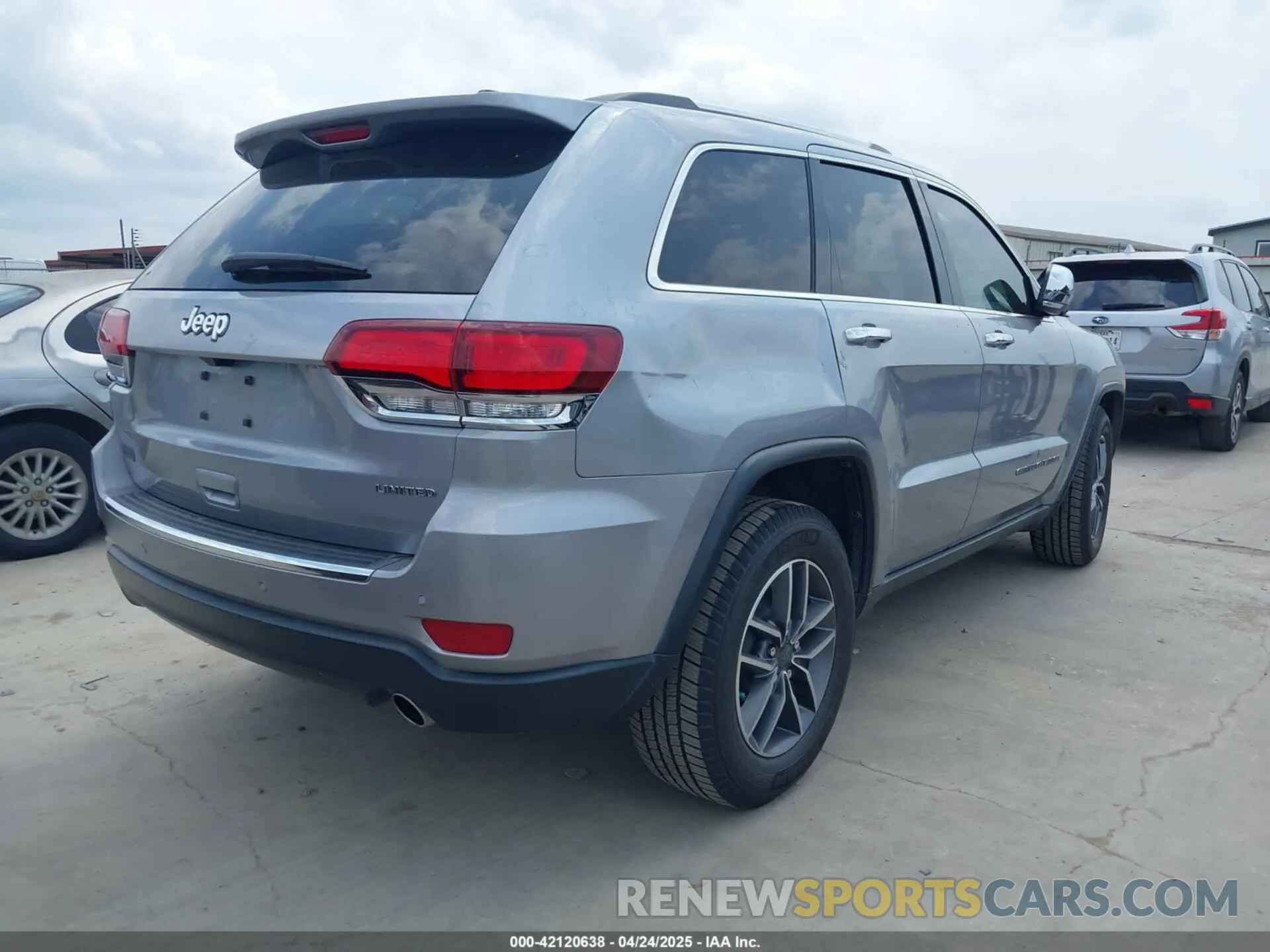 4 Photograph of a damaged car 1C4RJEBG4LC372293 JEEP GRAND CHEROKEE 2020