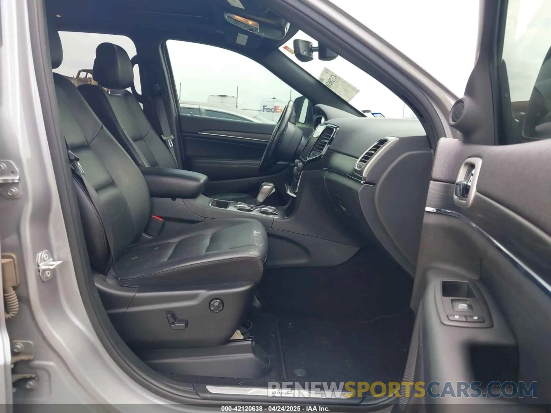5 Photograph of a damaged car 1C4RJEBG4LC372293 JEEP GRAND CHEROKEE 2020