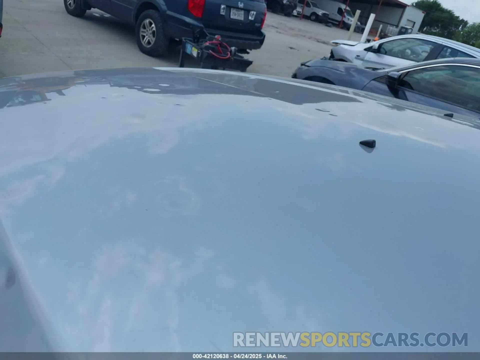 6 Photograph of a damaged car 1C4RJEBG4LC372293 JEEP GRAND CHEROKEE 2020