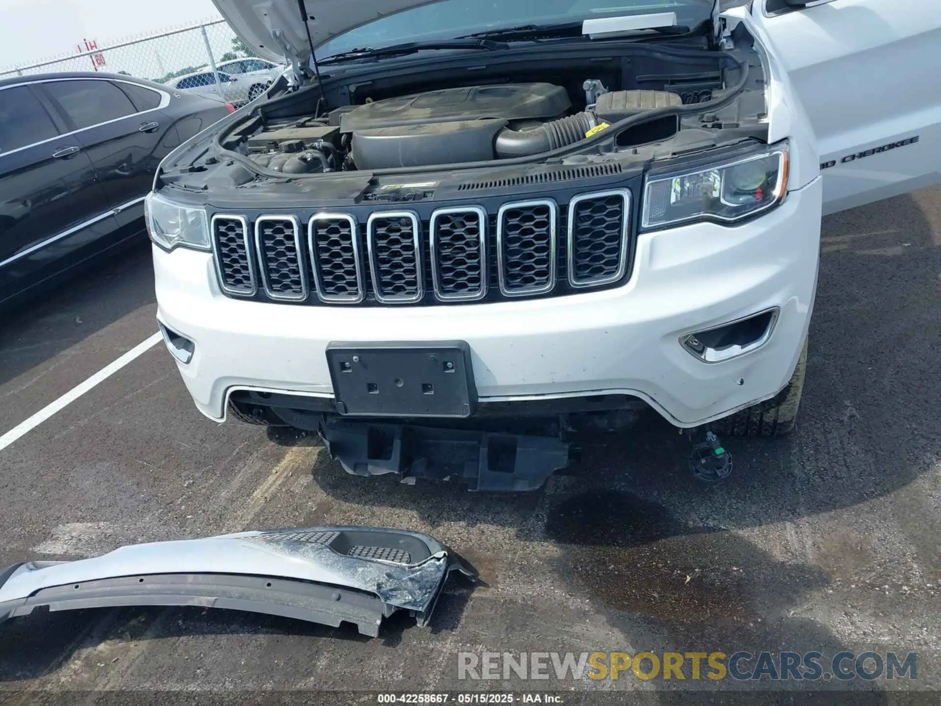 6 Photograph of a damaged car 1C4RJEBG5LC295384 JEEP GRAND CHEROKEE 2020