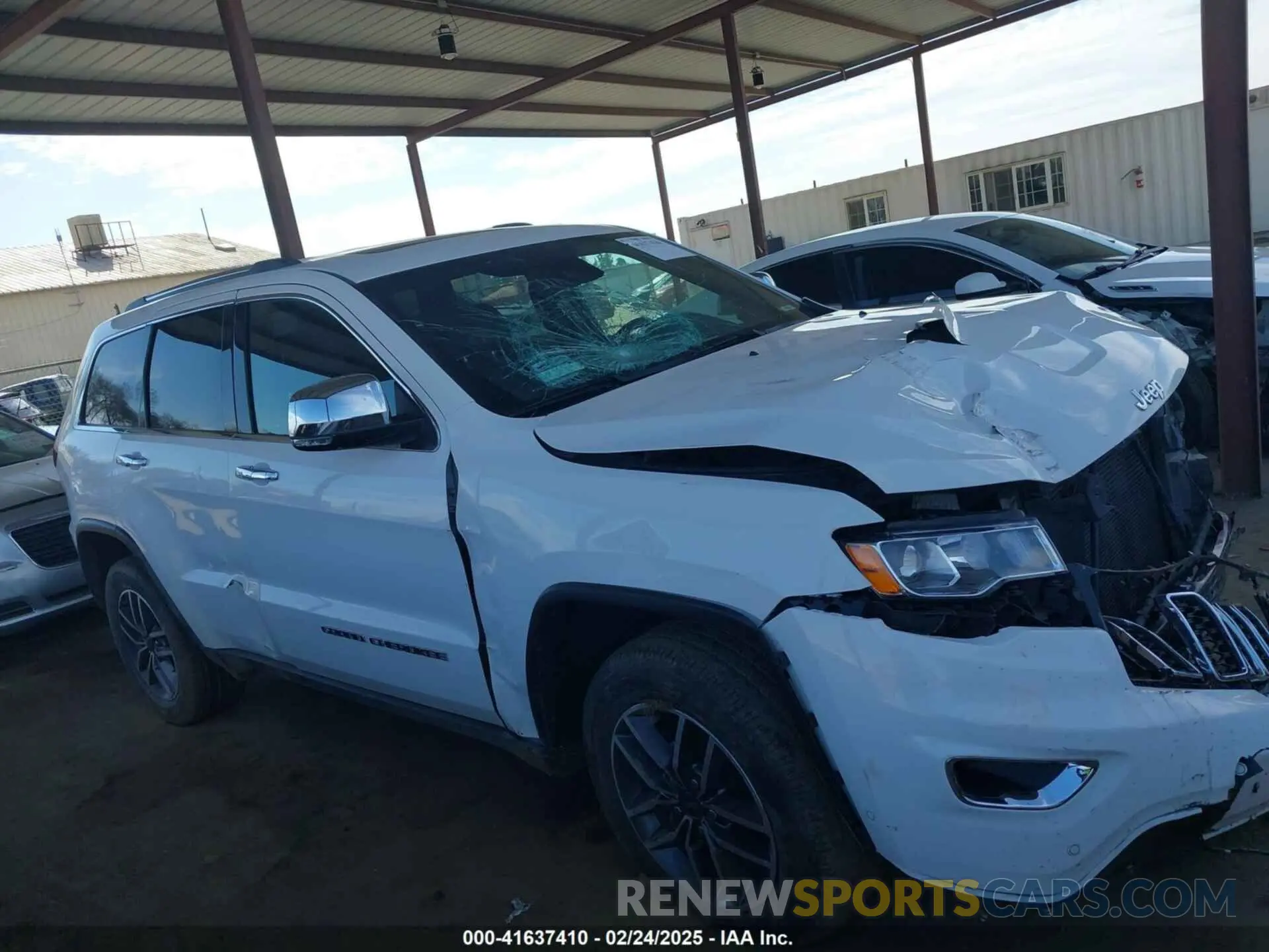 13 Photograph of a damaged car 1C4RJEBG6LC245478 JEEP GRAND CHEROKEE 2020