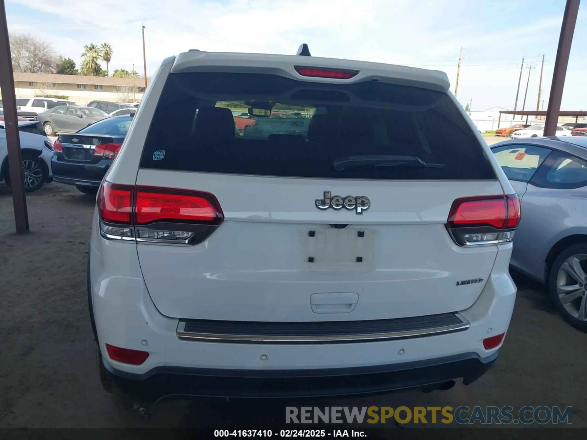 16 Photograph of a damaged car 1C4RJEBG6LC245478 JEEP GRAND CHEROKEE 2020