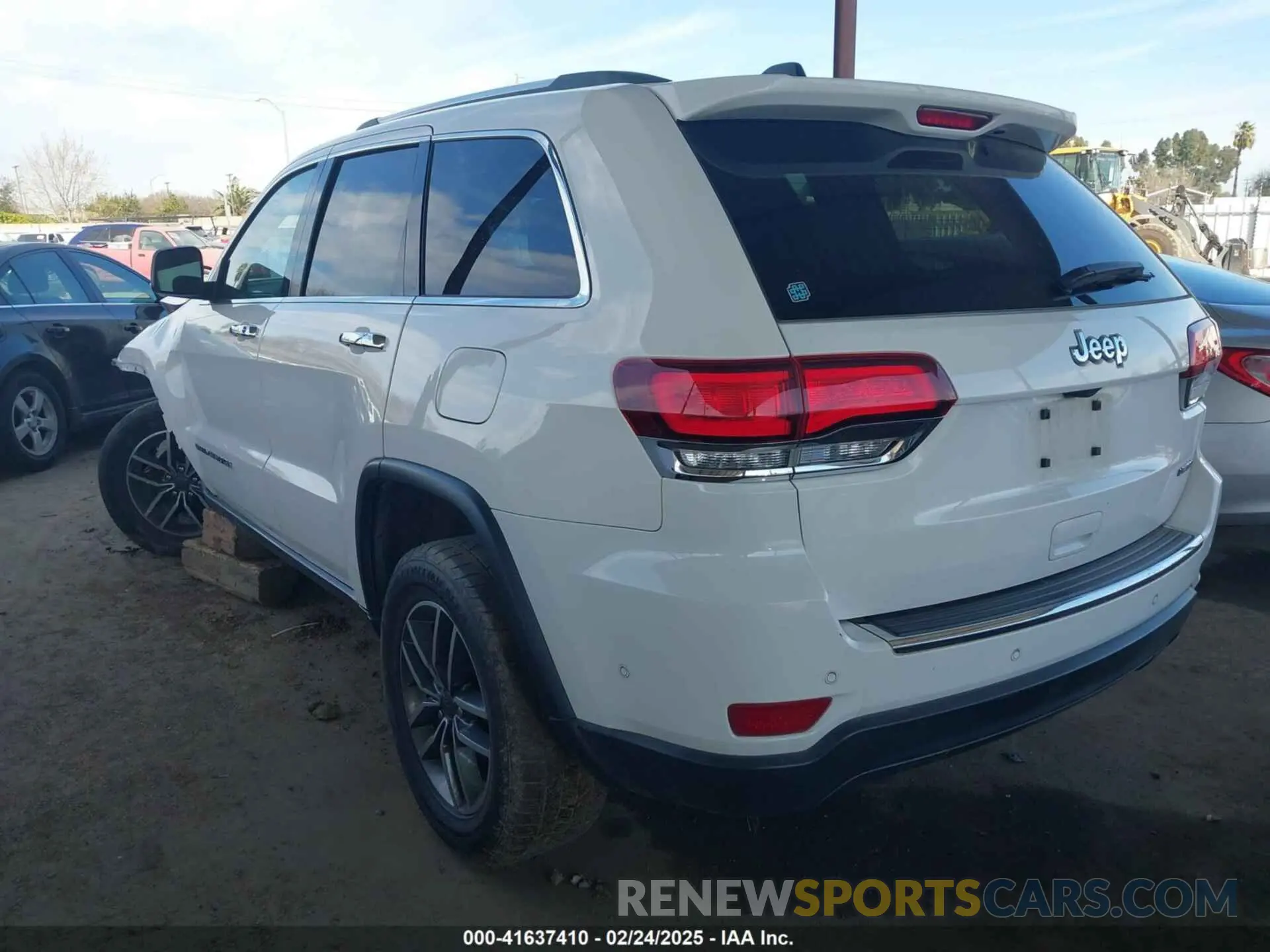 3 Photograph of a damaged car 1C4RJEBG6LC245478 JEEP GRAND CHEROKEE 2020