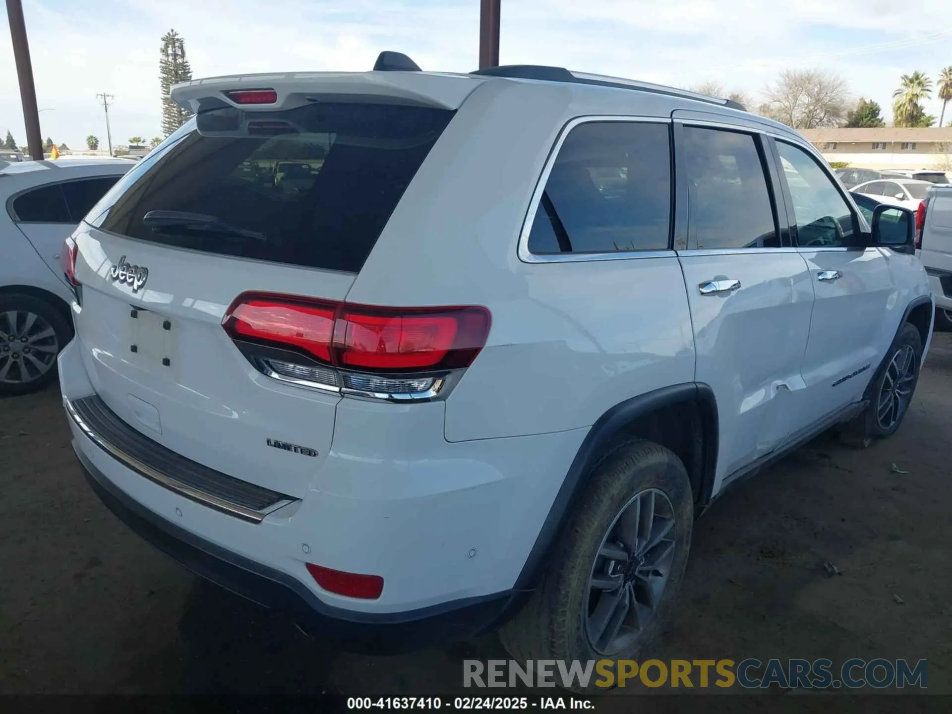 4 Photograph of a damaged car 1C4RJEBG6LC245478 JEEP GRAND CHEROKEE 2020