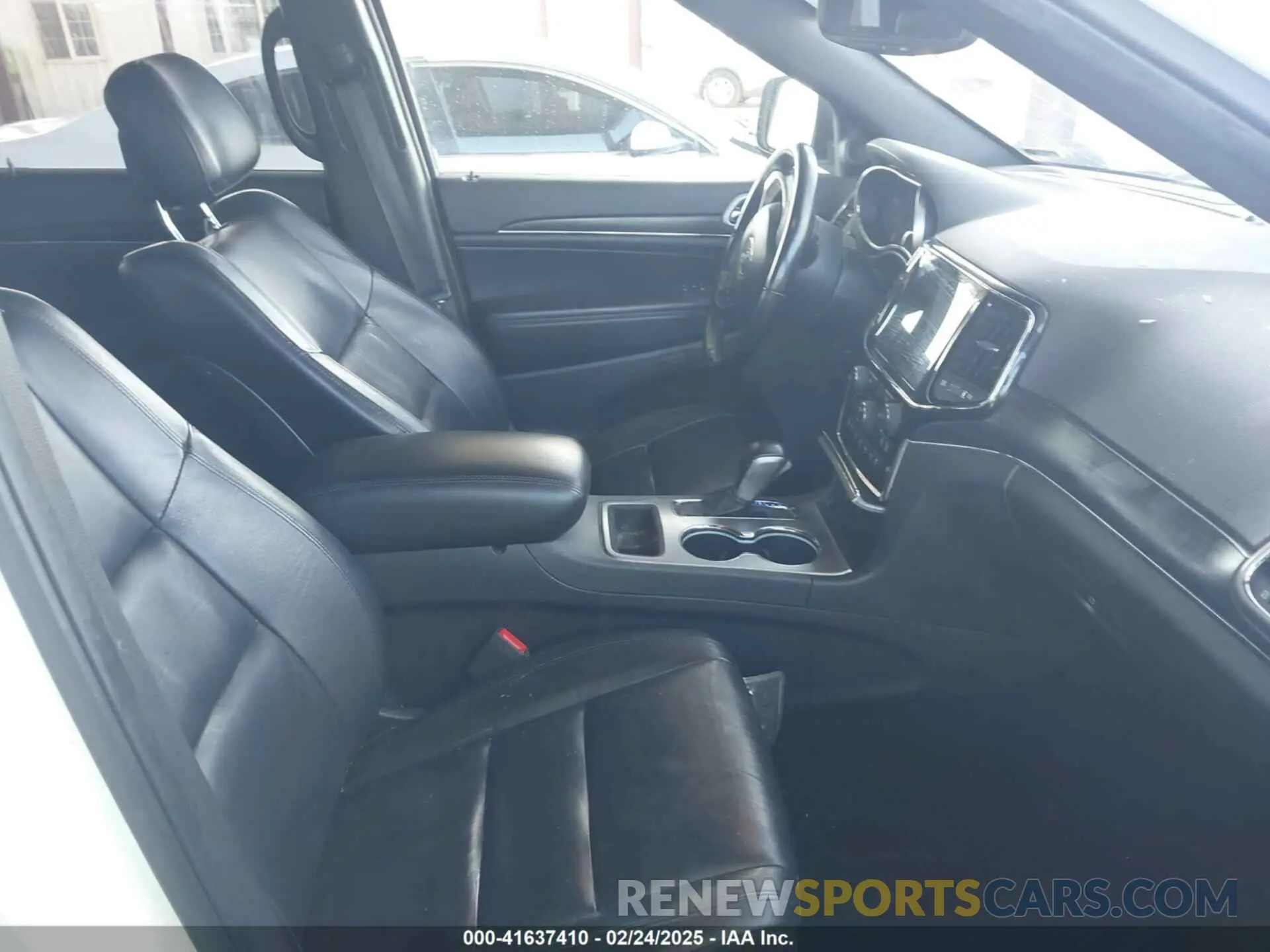 5 Photograph of a damaged car 1C4RJEBG6LC245478 JEEP GRAND CHEROKEE 2020