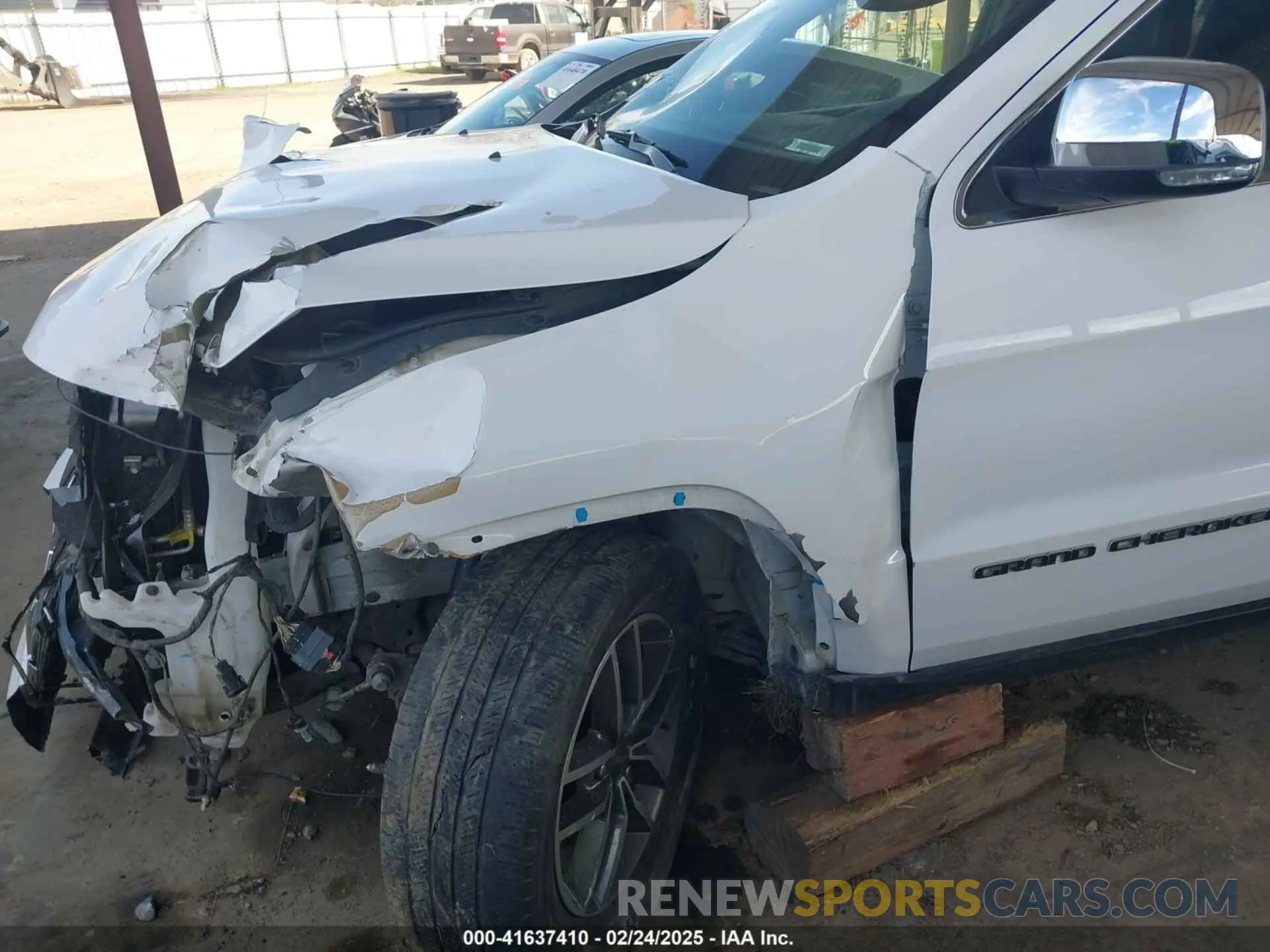 6 Photograph of a damaged car 1C4RJEBG6LC245478 JEEP GRAND CHEROKEE 2020