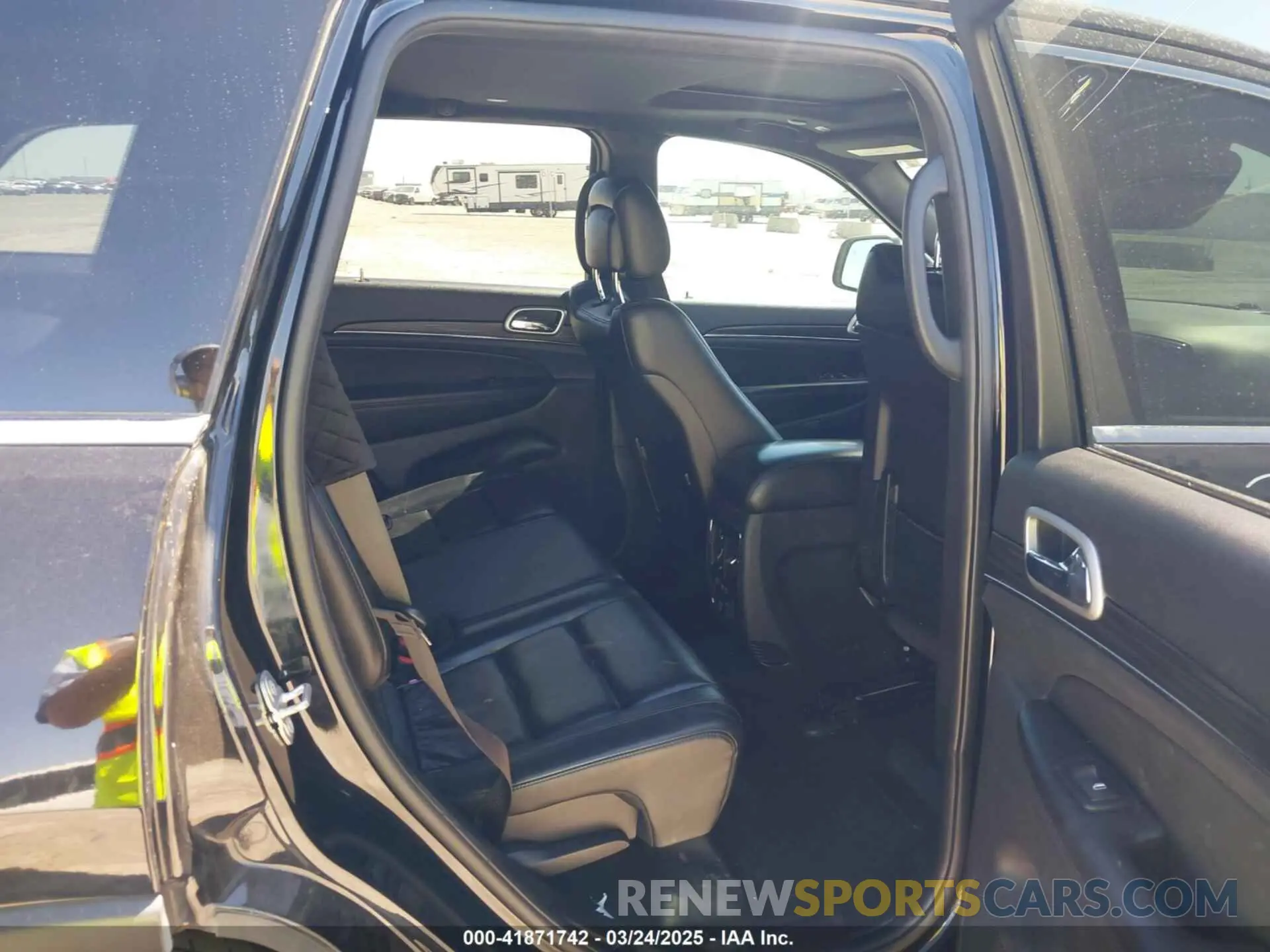 8 Photograph of a damaged car 1C4RJEBG6LC430209 JEEP GRAND CHEROKEE 2020