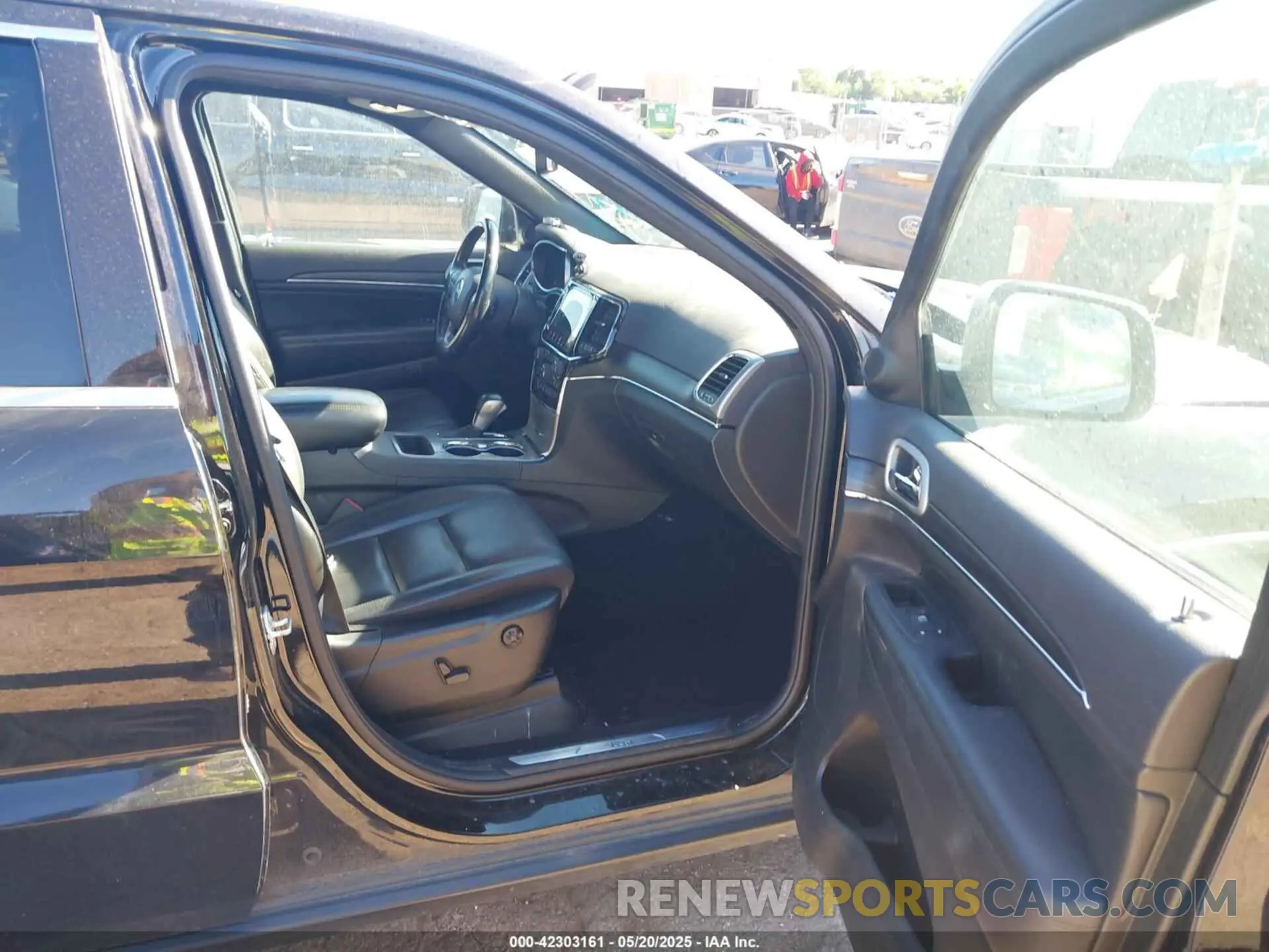 5 Photograph of a damaged car 1C4RJEBG8LC139999 JEEP GRAND CHEROKEE 2020