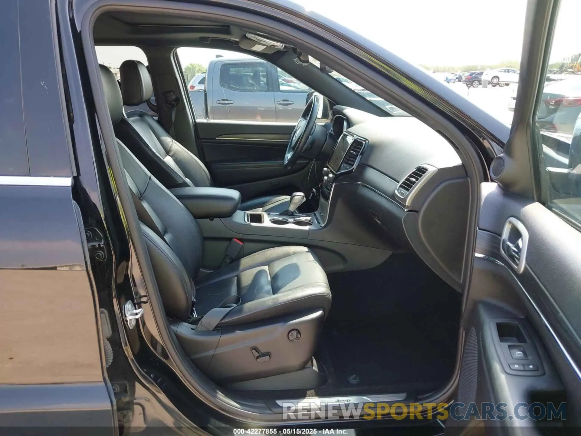 5 Photograph of a damaged car 1C4RJEBG9LC428549 JEEP GRAND CHEROKEE 2020