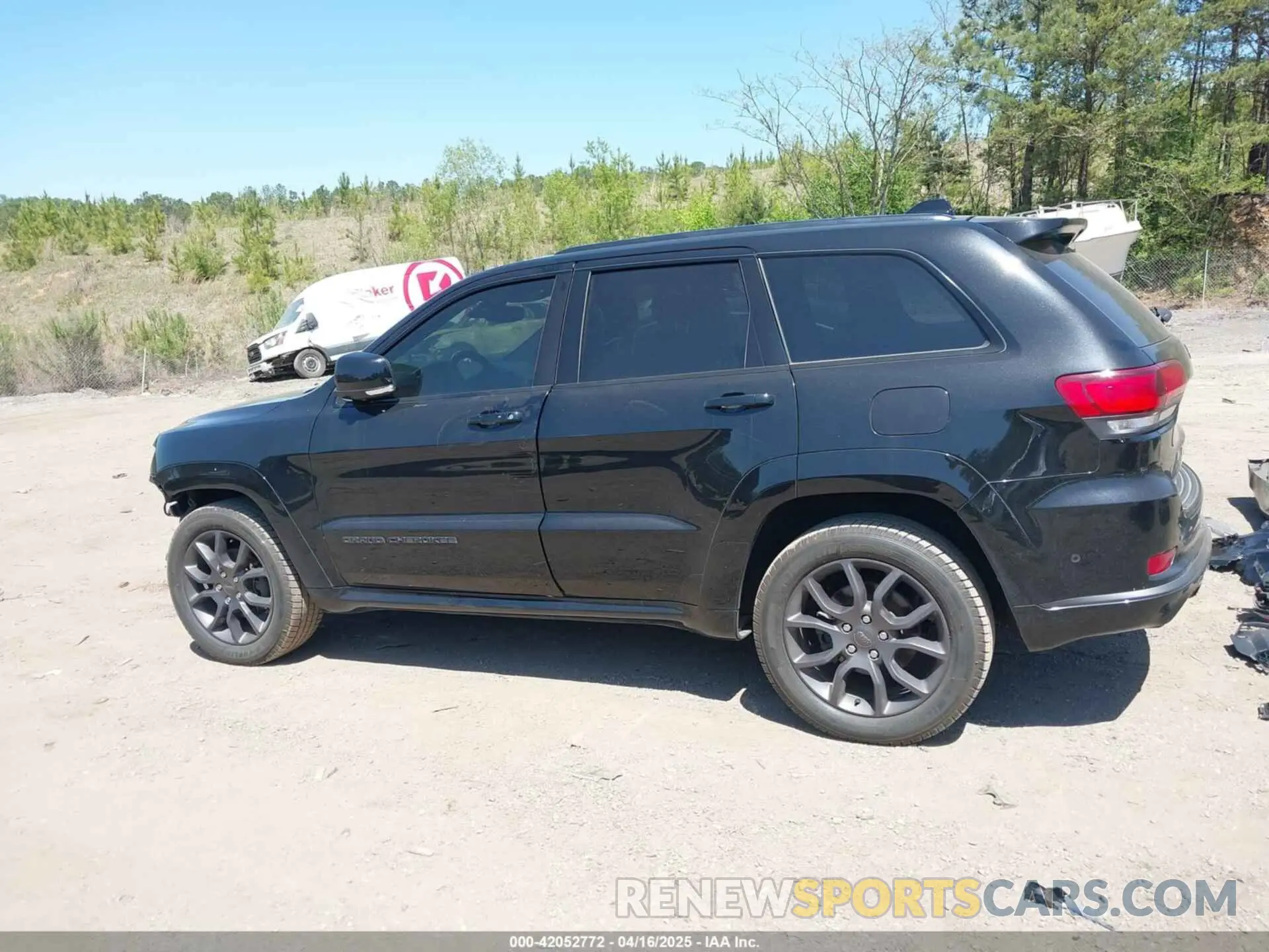 14 Photograph of a damaged car 1C4RJECG2LC140709 JEEP GRAND CHEROKEE 2020