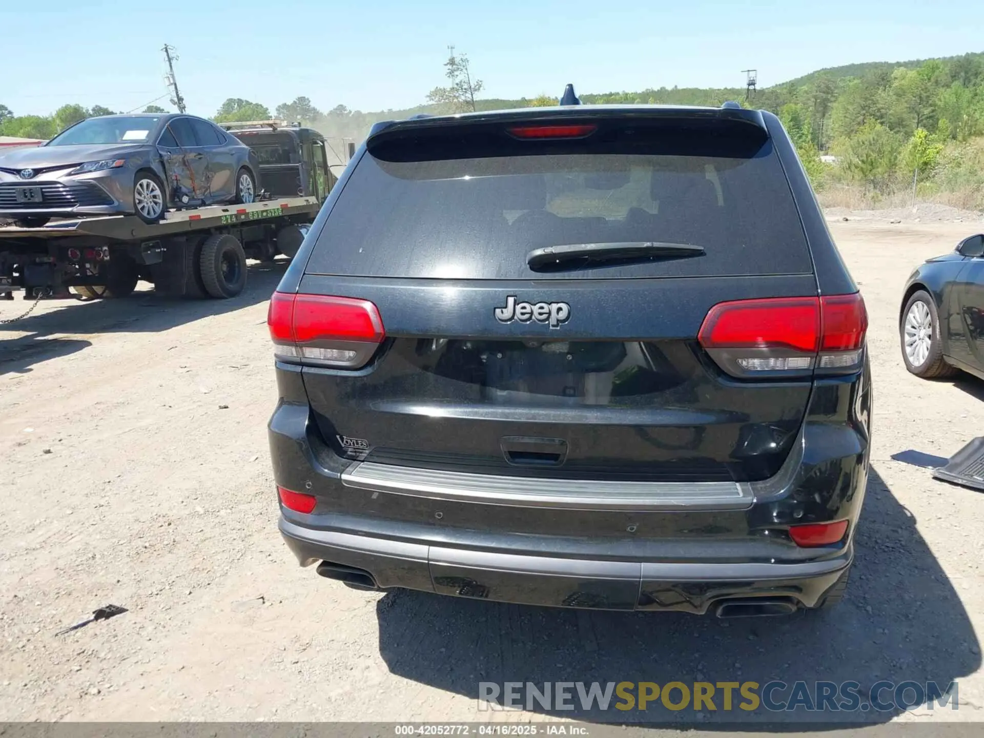 16 Photograph of a damaged car 1C4RJECG2LC140709 JEEP GRAND CHEROKEE 2020