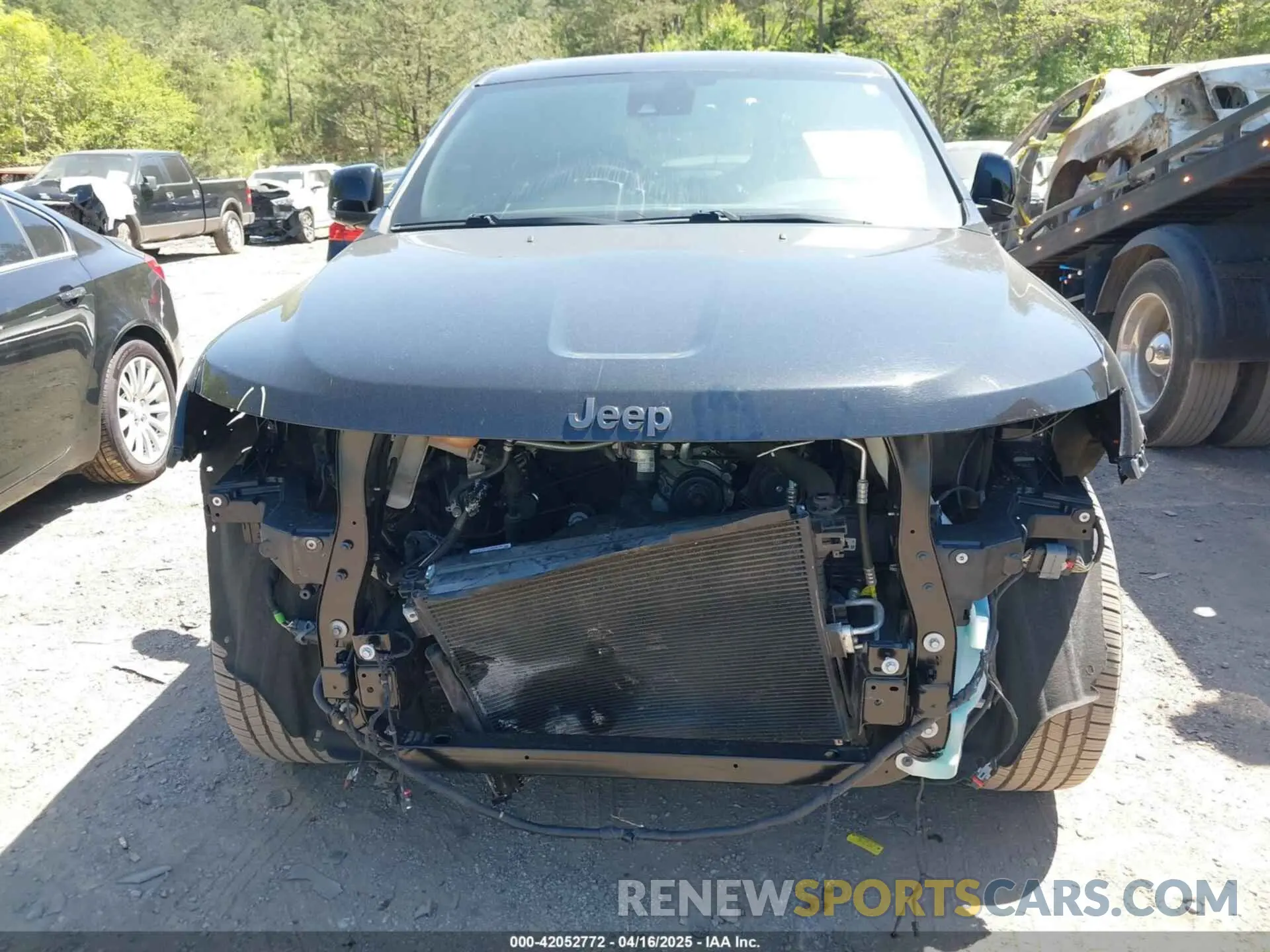6 Photograph of a damaged car 1C4RJECG2LC140709 JEEP GRAND CHEROKEE 2020