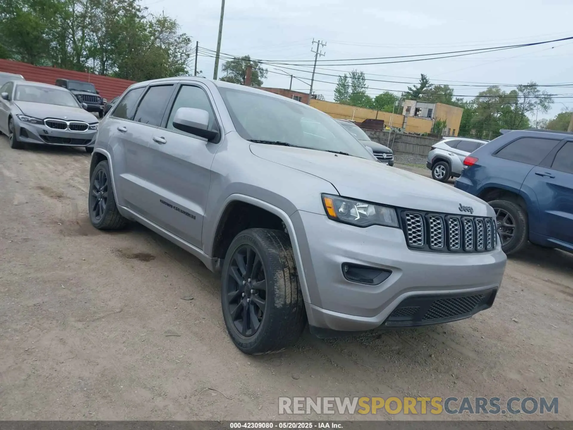 1 Photograph of a damaged car 1C4RJFAG0LC240722 JEEP GRAND CHEROKEE 2020