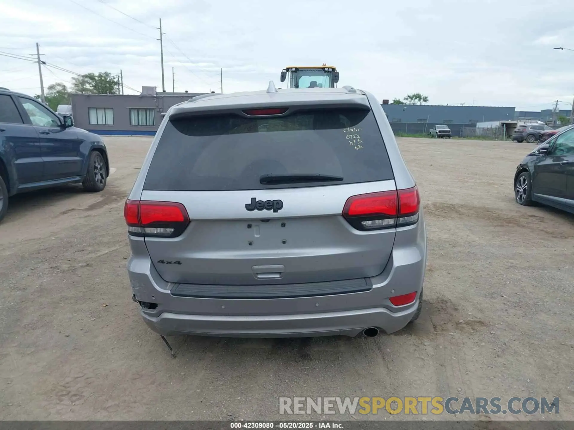 16 Photograph of a damaged car 1C4RJFAG0LC240722 JEEP GRAND CHEROKEE 2020
