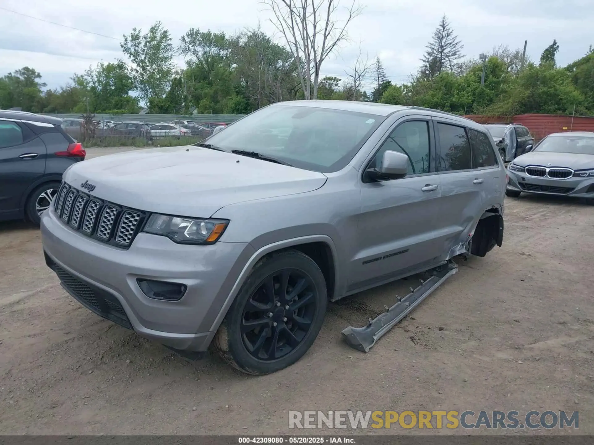 2 Photograph of a damaged car 1C4RJFAG0LC240722 JEEP GRAND CHEROKEE 2020