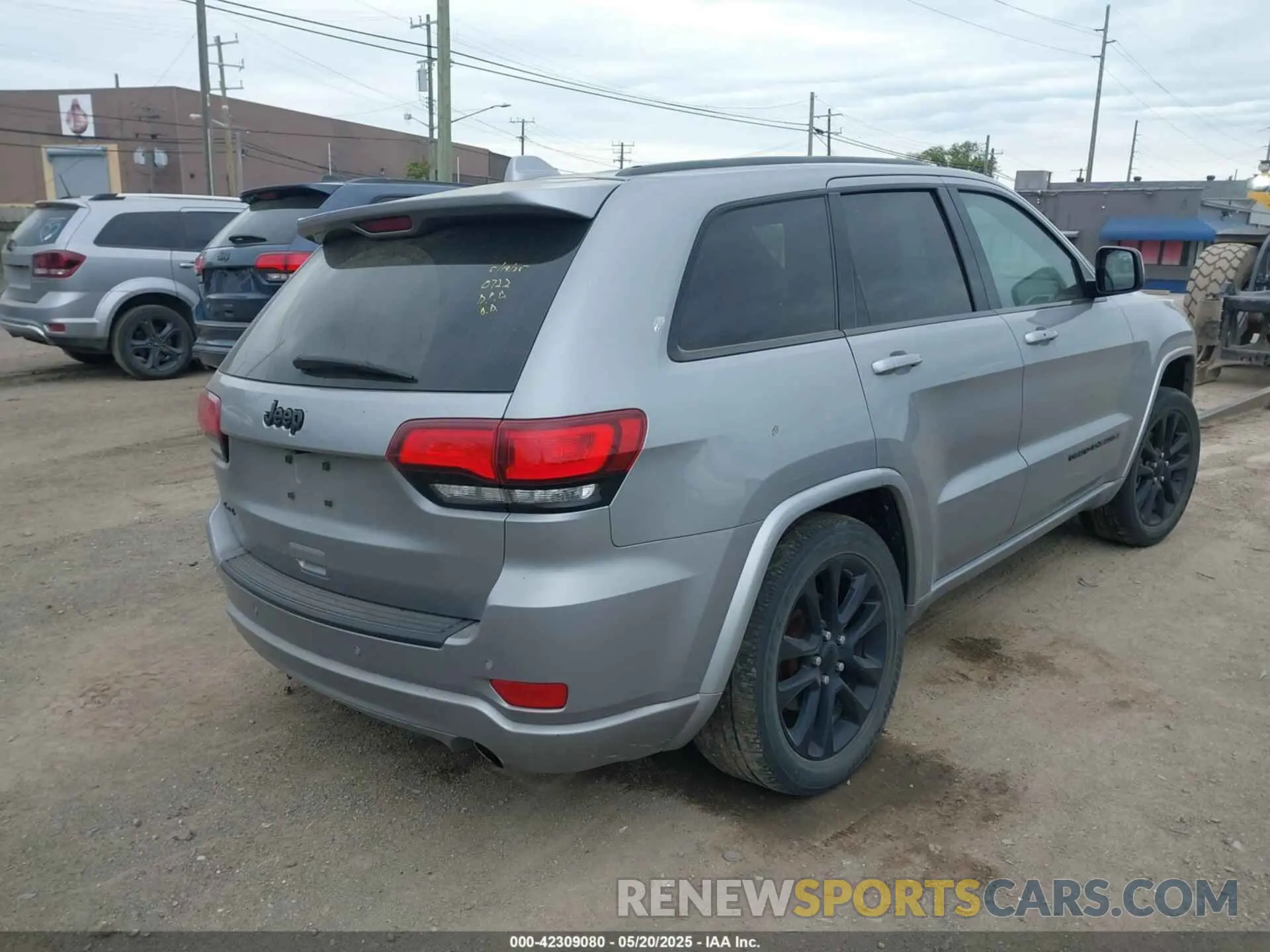 4 Photograph of a damaged car 1C4RJFAG0LC240722 JEEP GRAND CHEROKEE 2020
