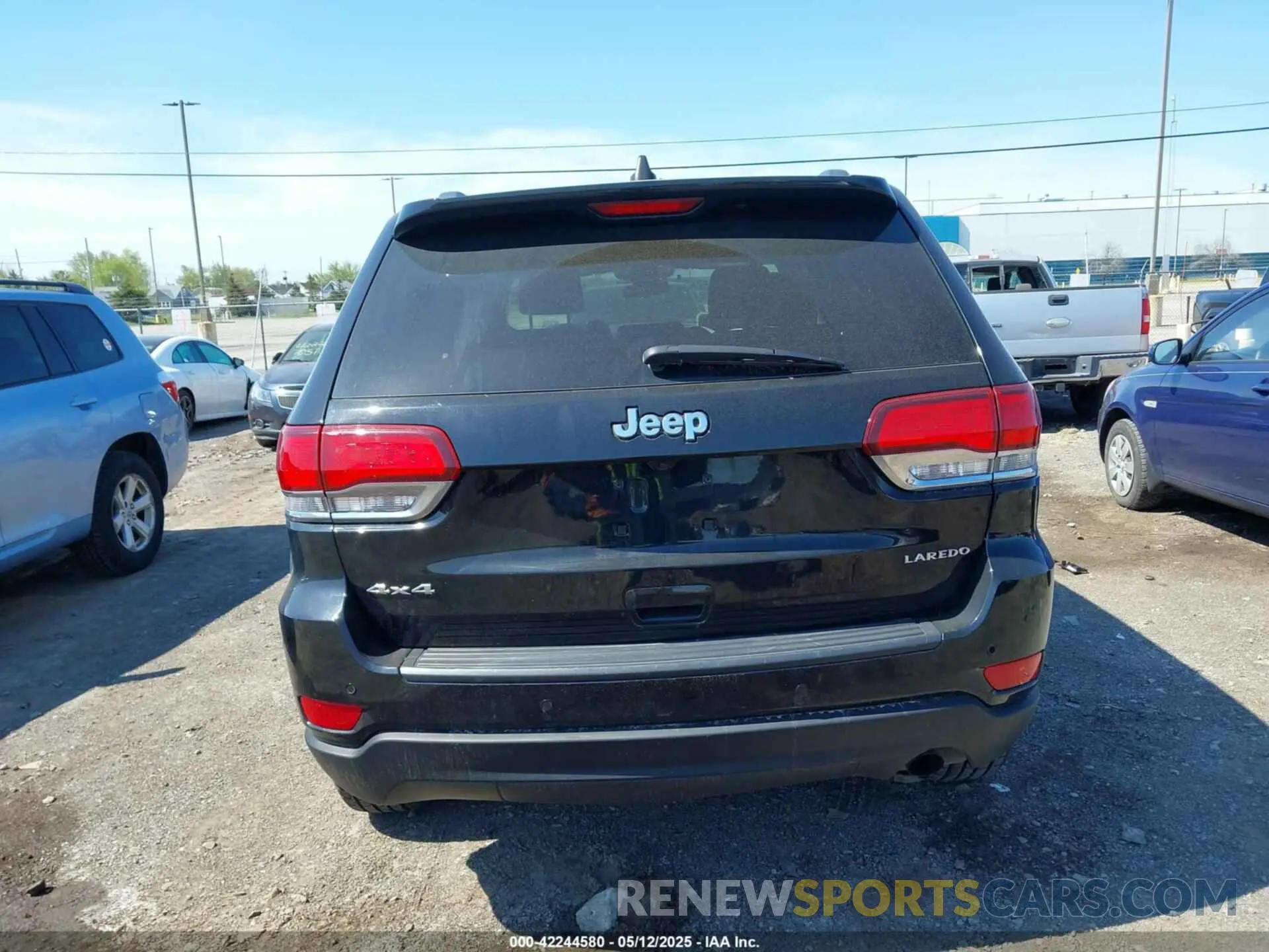 16 Photograph of a damaged car 1C4RJFAG1LC266942 JEEP GRAND CHEROKEE 2020