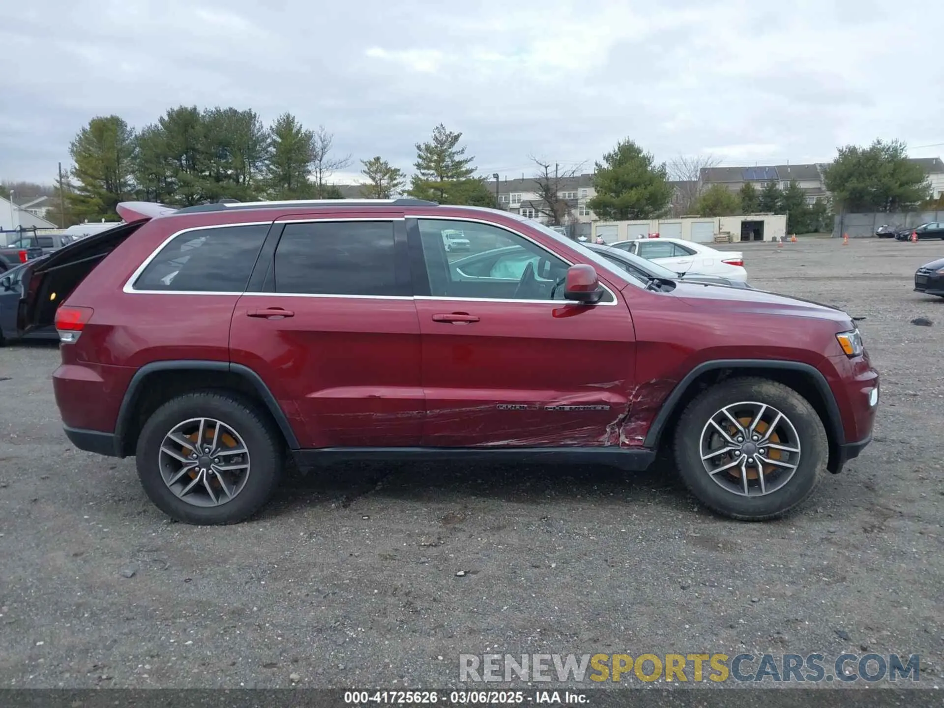13 Photograph of a damaged car 1C4RJFAG2LC147846 JEEP GRAND CHEROKEE 2020