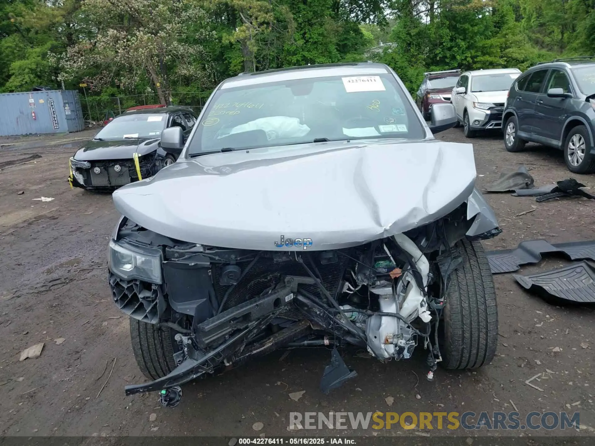 12 Photograph of a damaged car 1C4RJFAG3LC199485 JEEP GRAND CHEROKEE 2020