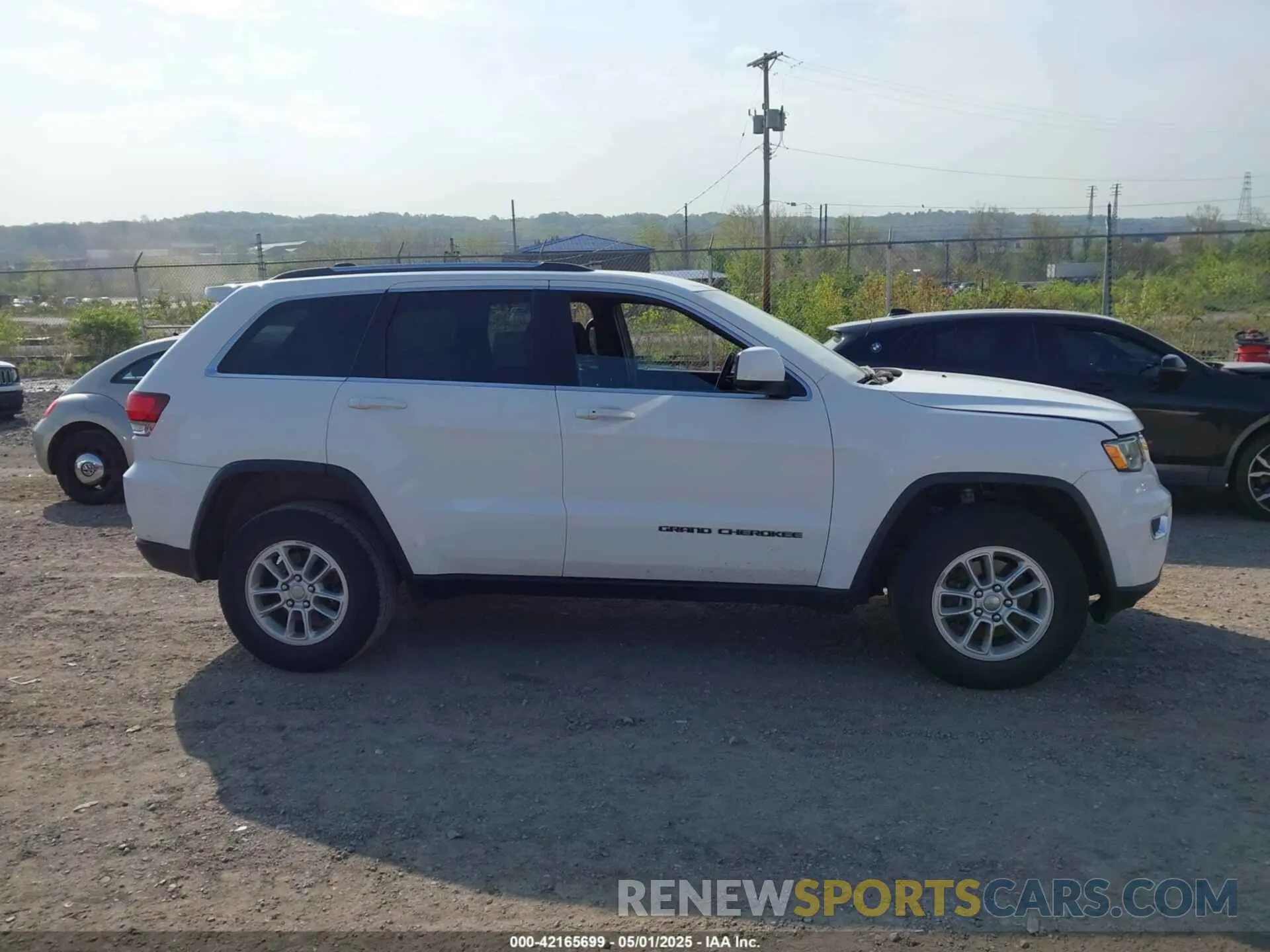 14 Photograph of a damaged car 1C4RJFAG4LC101676 JEEP GRAND CHEROKEE 2020