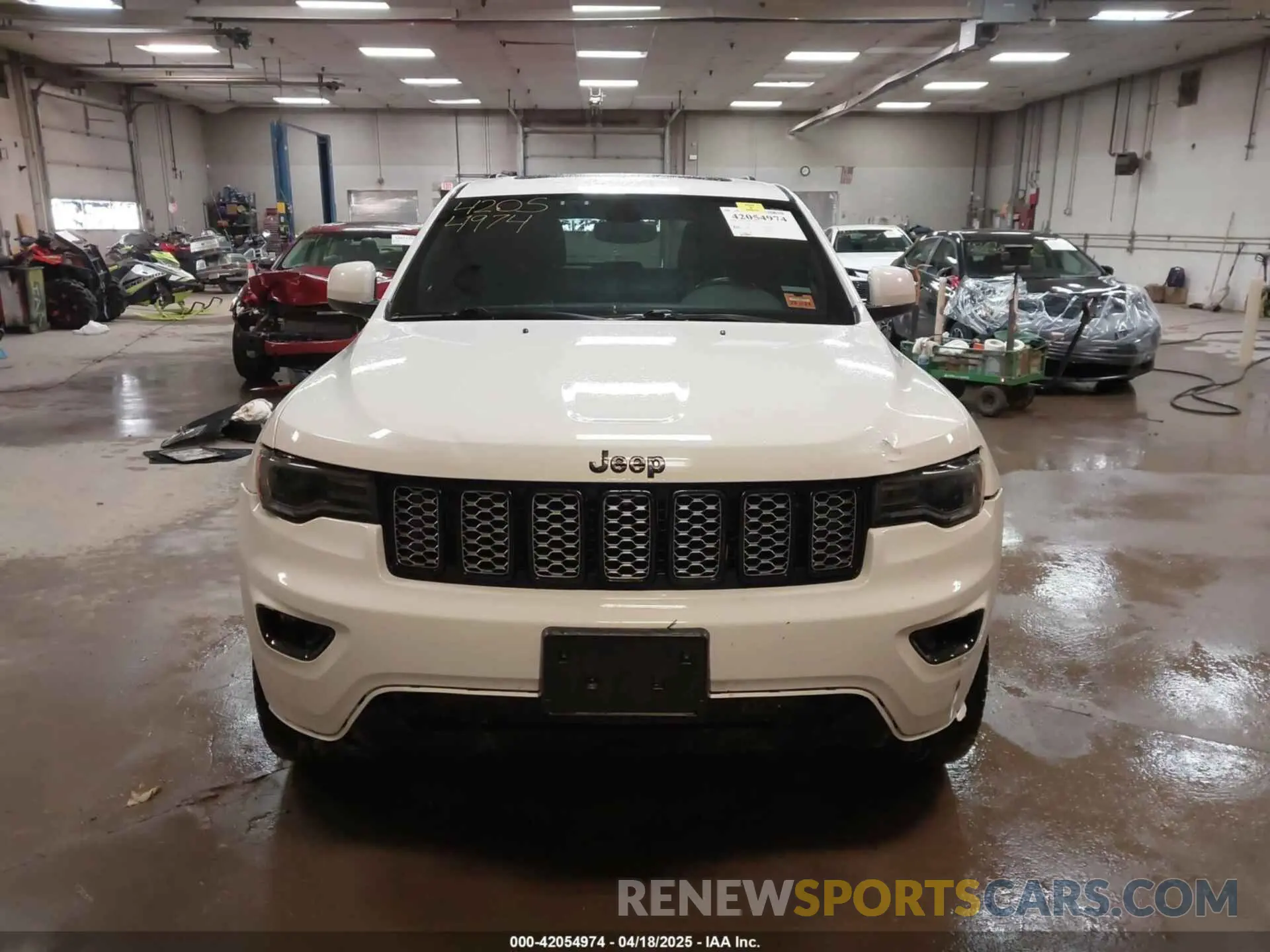 13 Photograph of a damaged car 1C4RJFAG4LC361298 JEEP GRAND CHEROKEE 2020