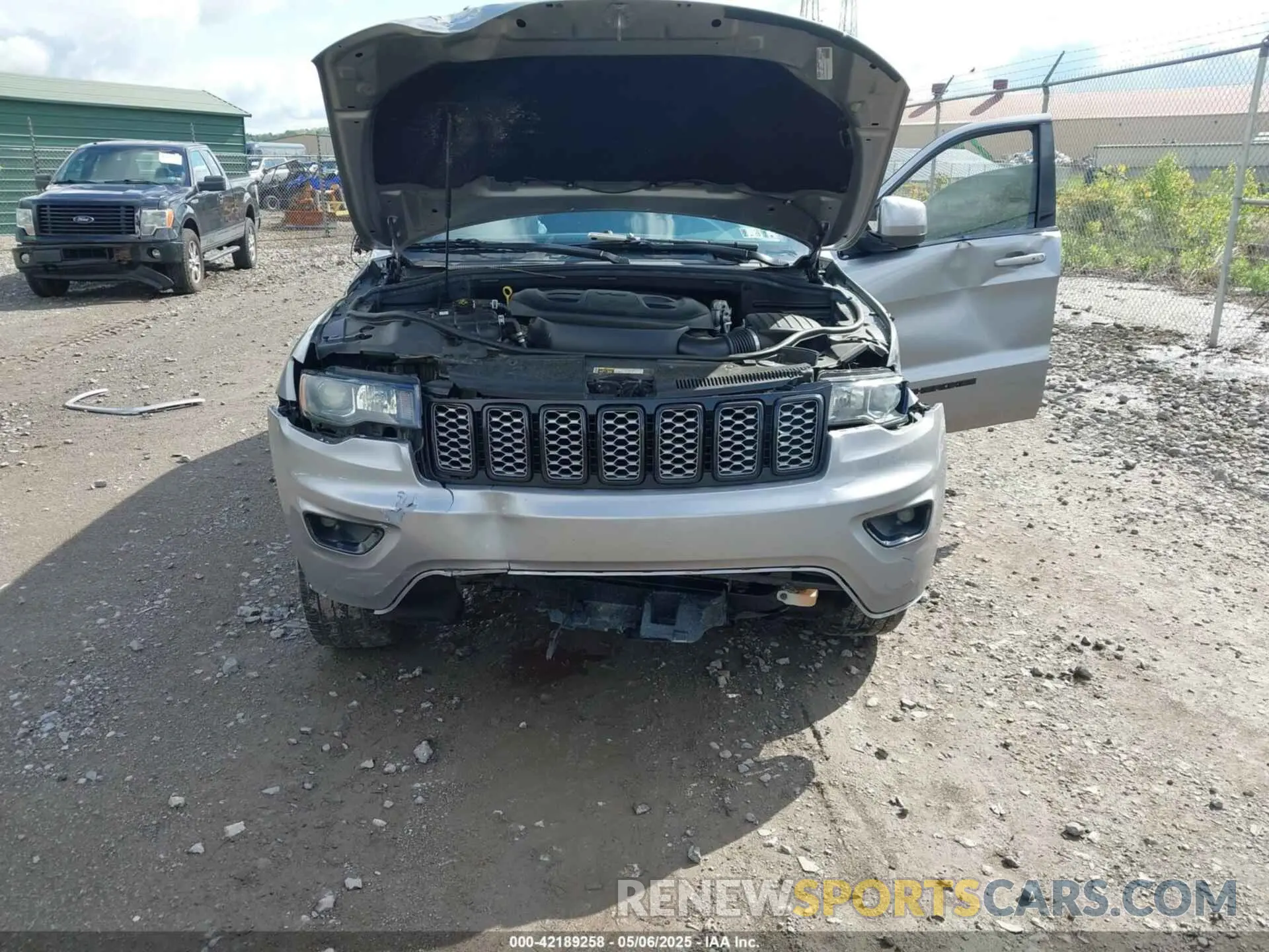 6 Photograph of a damaged car 1C4RJFAG5LC207134 JEEP GRAND CHEROKEE 2020