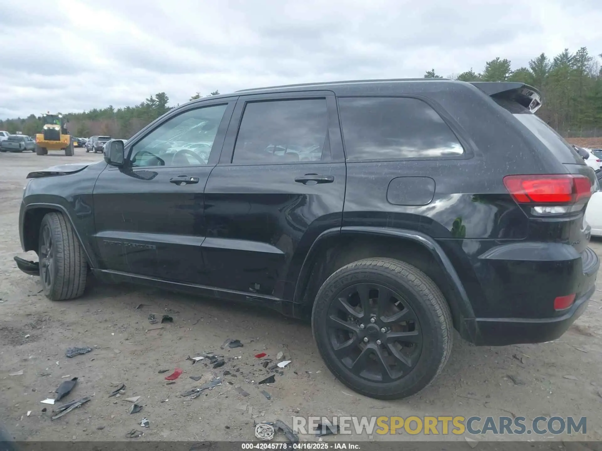 14 Photograph of a damaged car 1C4RJFAG5LC315074 JEEP GRAND CHEROKEE 2020