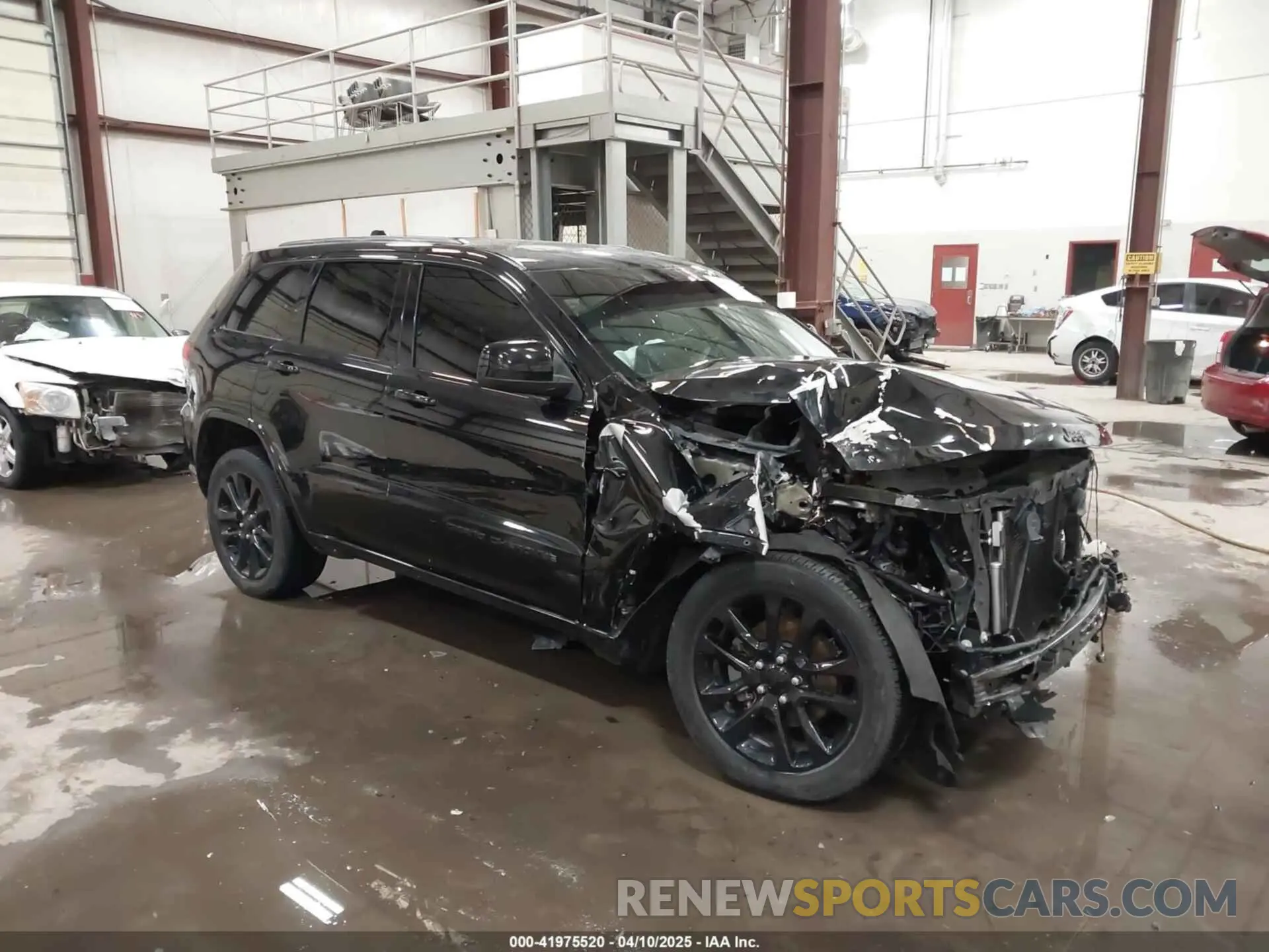 1 Photograph of a damaged car 1C4RJFAG5LC360077 JEEP GRAND CHEROKEE 2020