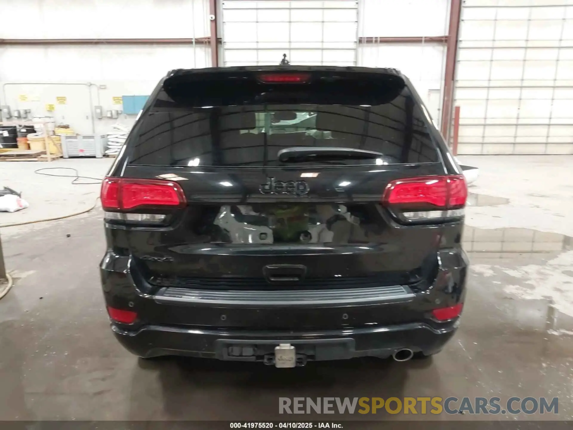 16 Photograph of a damaged car 1C4RJFAG5LC360077 JEEP GRAND CHEROKEE 2020