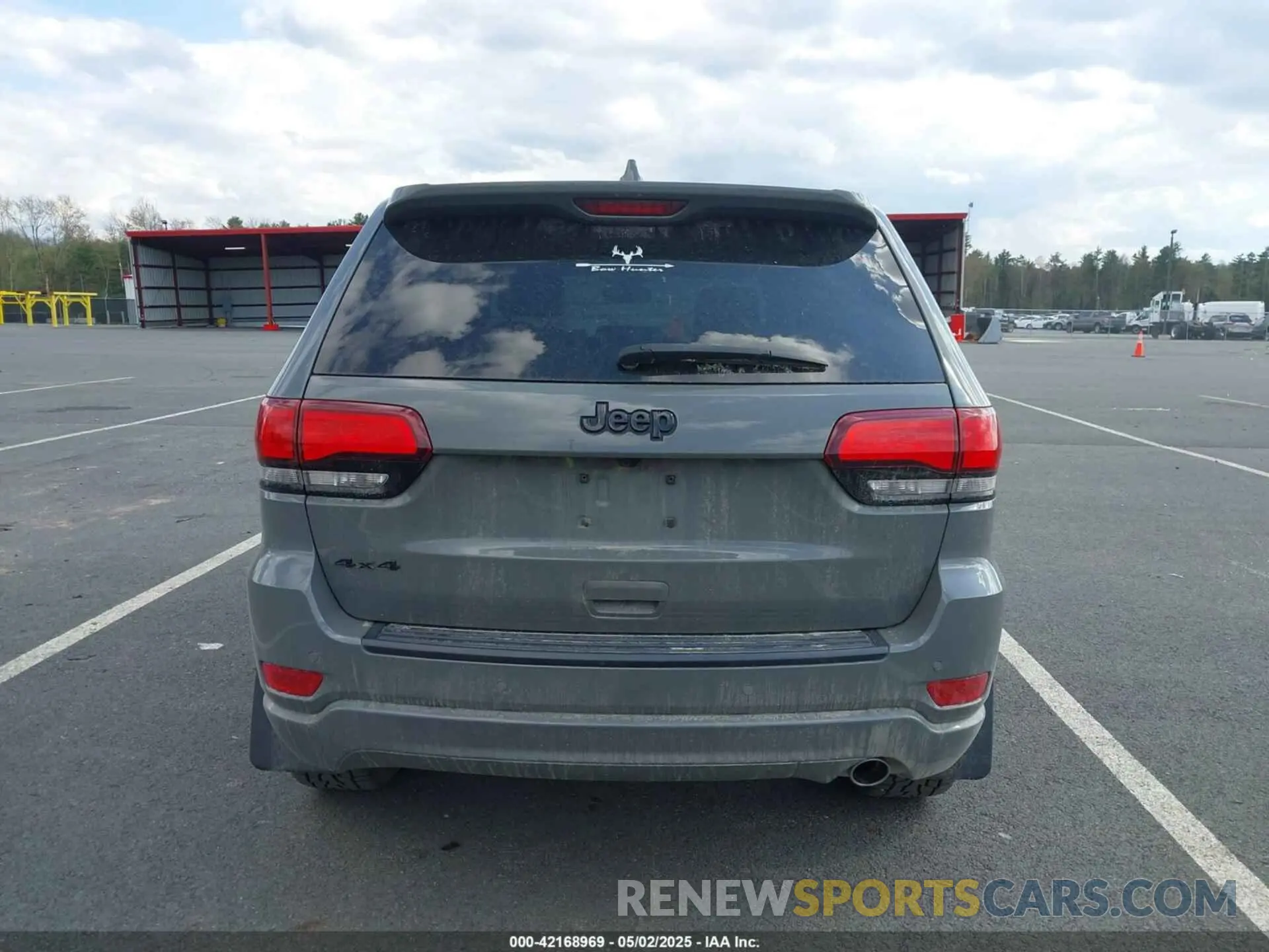 16 Photograph of a damaged car 1C4RJFAG5LC364453 JEEP GRAND CHEROKEE 2020