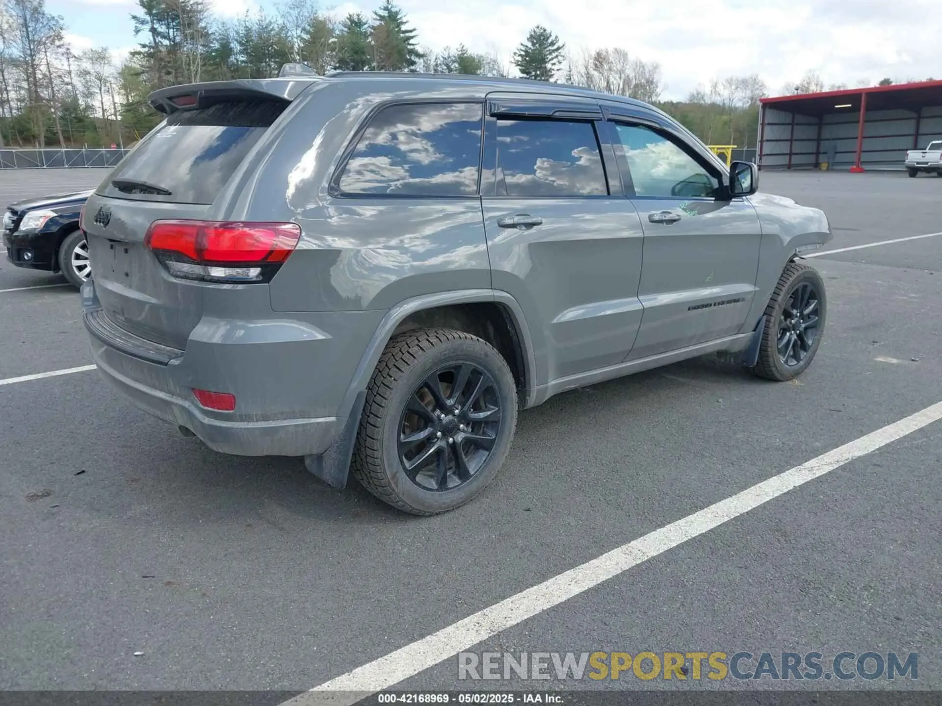 4 Photograph of a damaged car 1C4RJFAG5LC364453 JEEP GRAND CHEROKEE 2020
