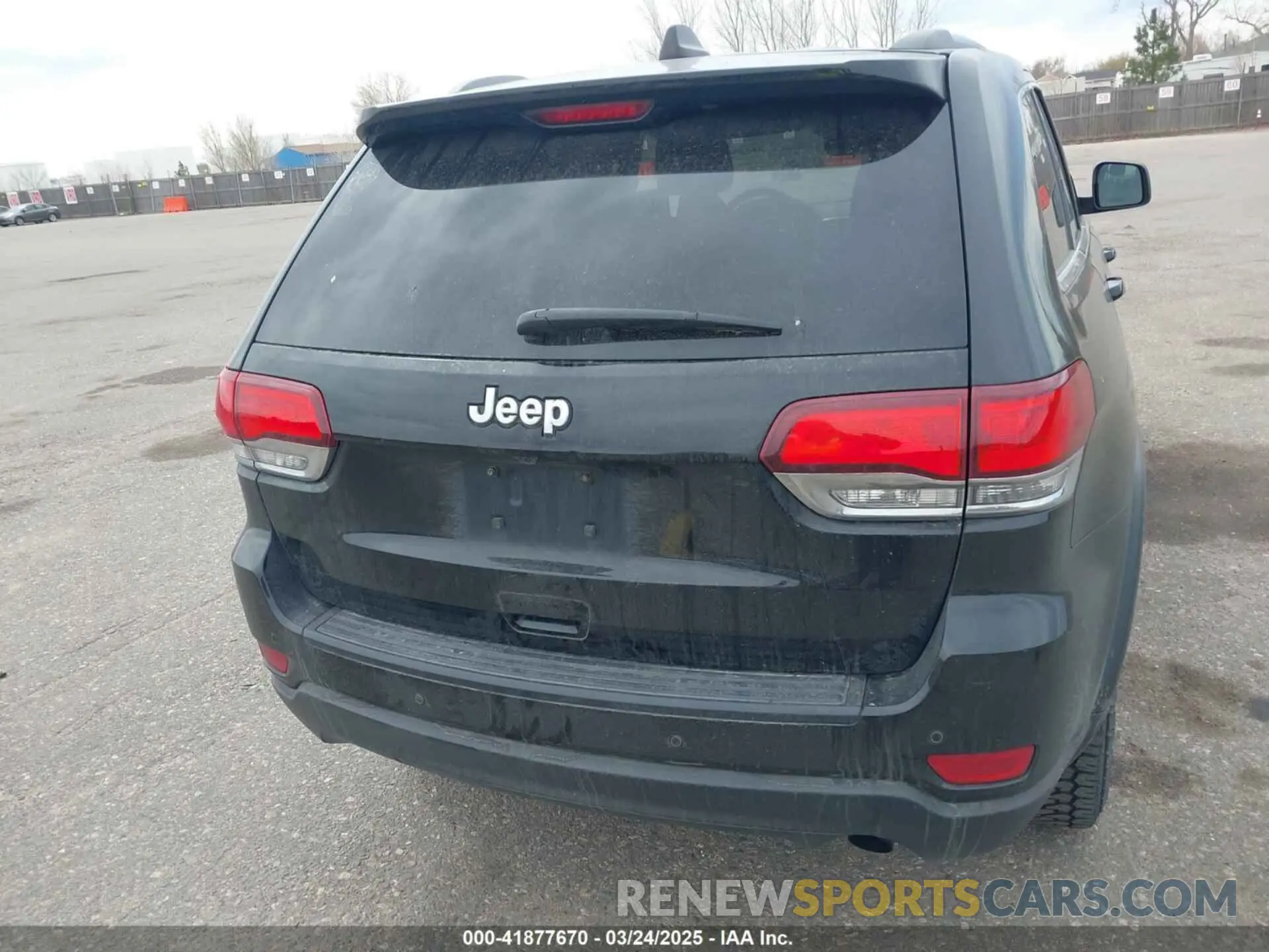 16 Photograph of a damaged car 1C4RJFAG6LC138485 JEEP GRAND CHEROKEE 2020
