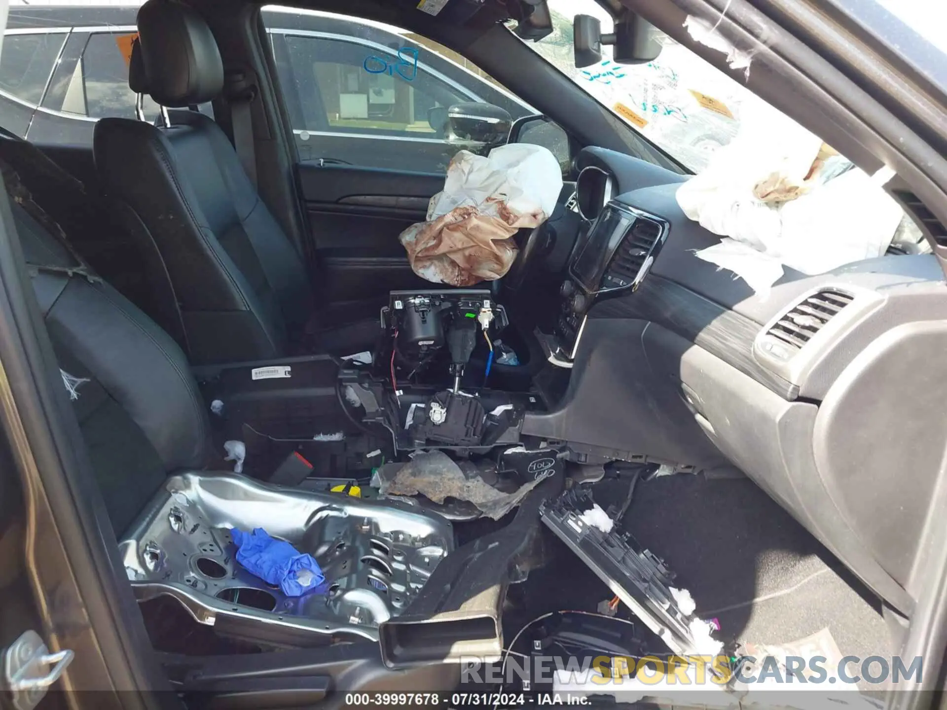 5 Photograph of a damaged car 1C4RJFAG6LC169381 JEEP GRAND CHEROKEE 2020