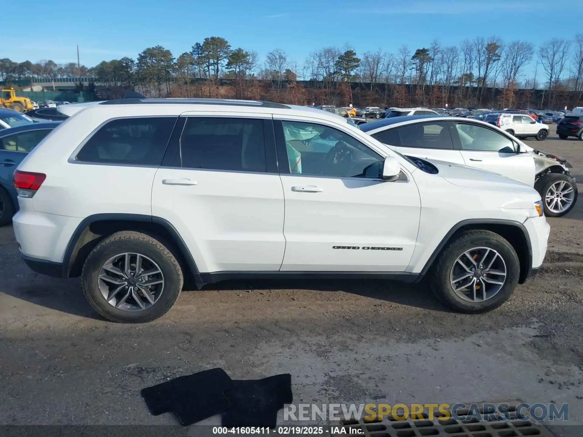 12 Photograph of a damaged car 1C4RJFAG8LC251029 JEEP GRAND CHEROKEE 2020