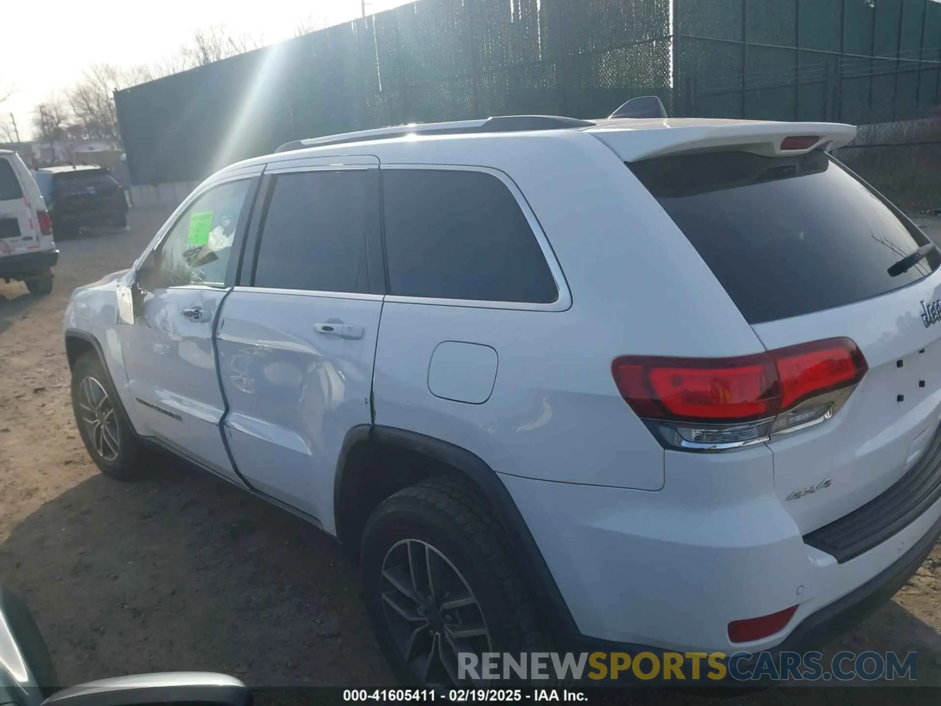 13 Photograph of a damaged car 1C4RJFAG8LC251029 JEEP GRAND CHEROKEE 2020