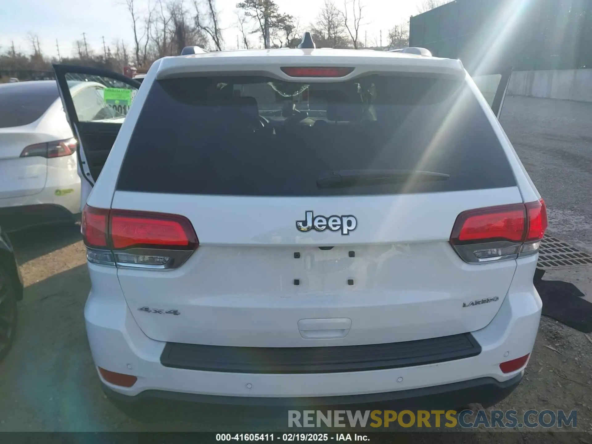 15 Photograph of a damaged car 1C4RJFAG8LC251029 JEEP GRAND CHEROKEE 2020