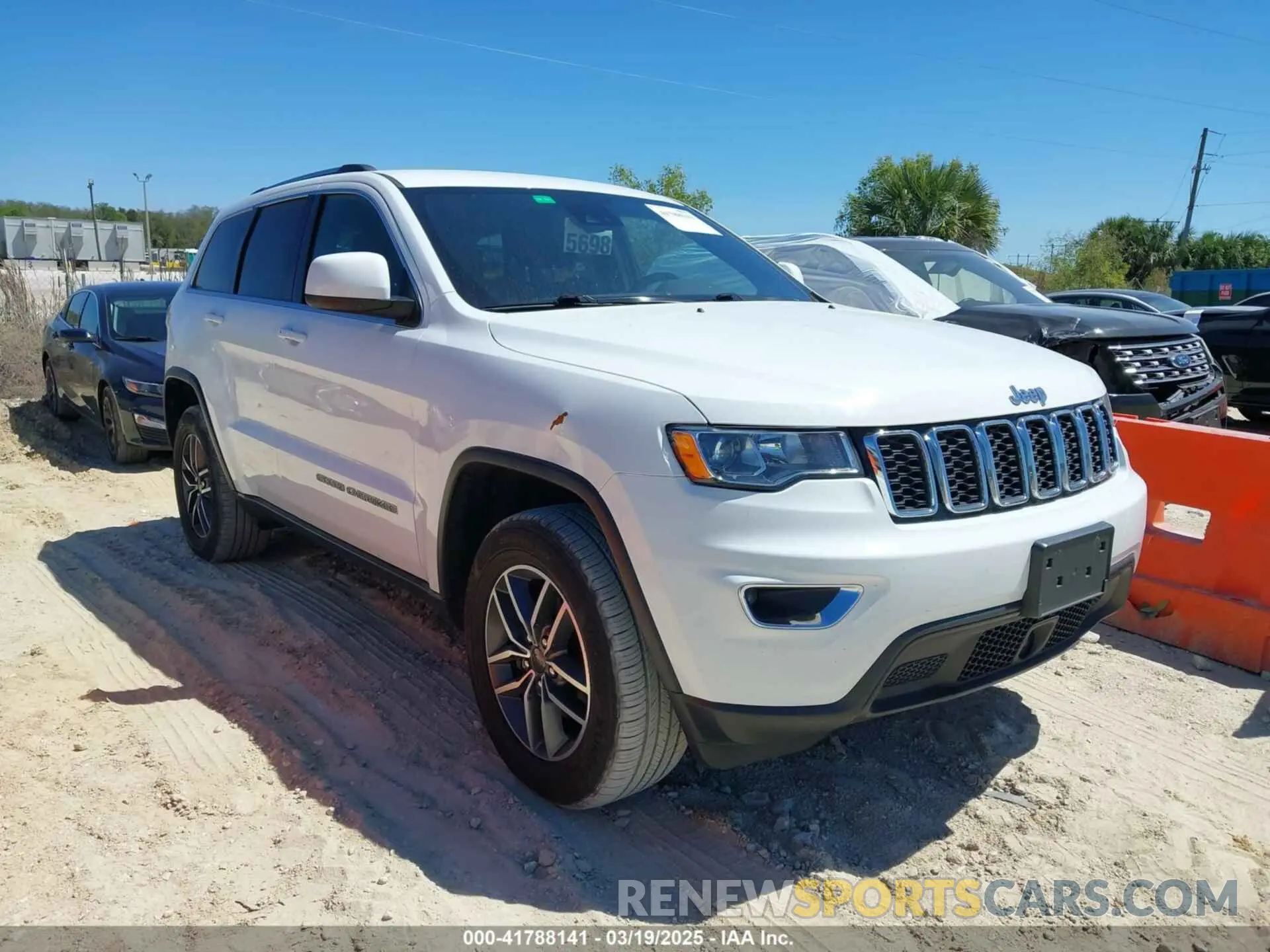 1 Photograph of a damaged car 1C4RJFAG8LC297380 JEEP GRAND CHEROKEE 2020