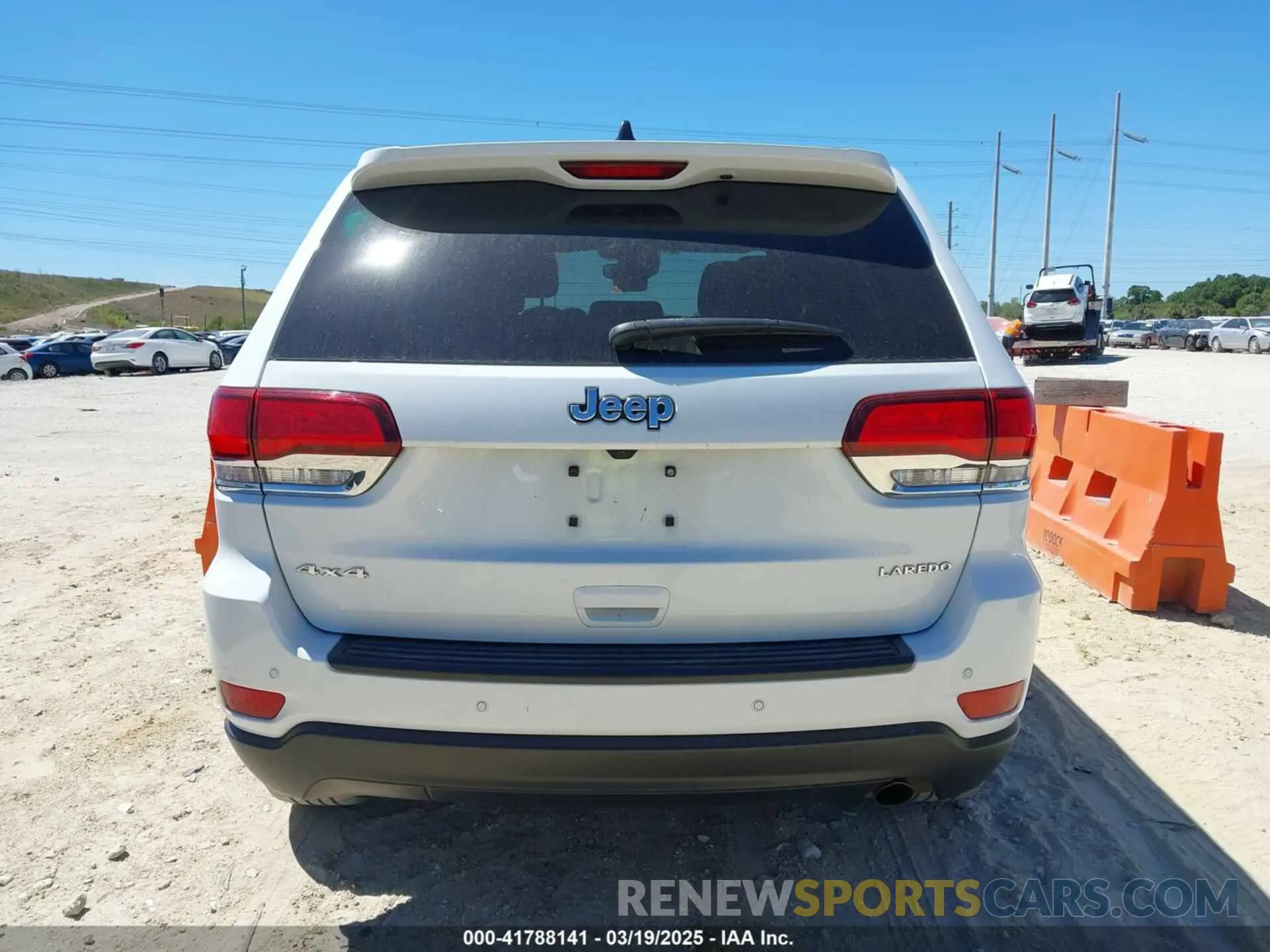 16 Photograph of a damaged car 1C4RJFAG8LC297380 JEEP GRAND CHEROKEE 2020