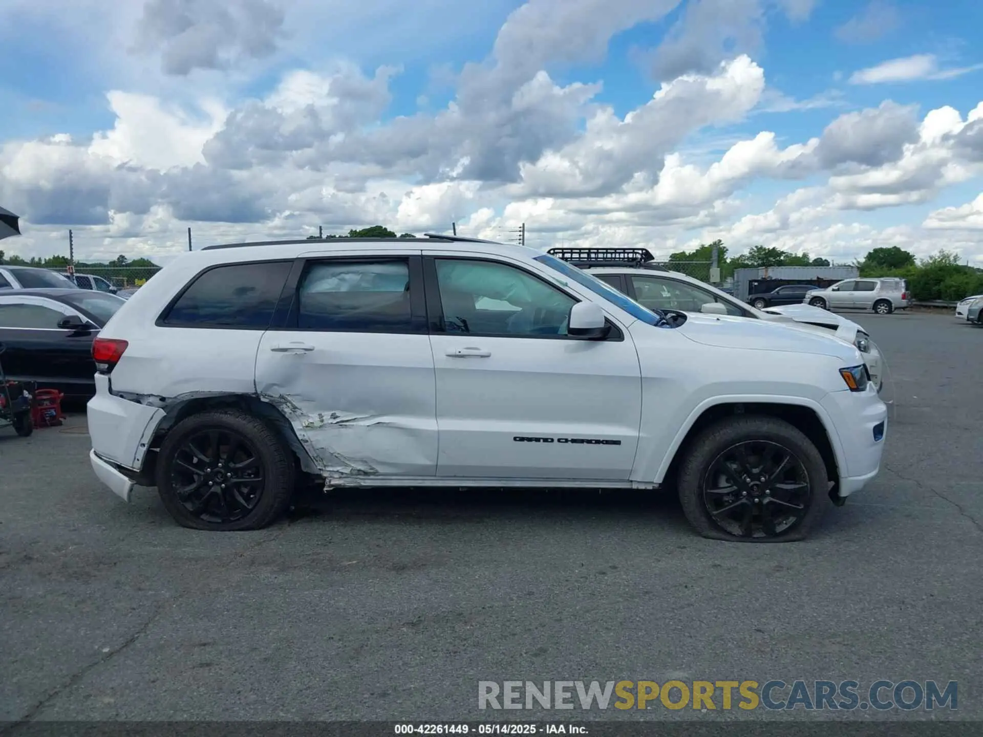12 Photograph of a damaged car 1C4RJFAG8LC421003 JEEP GRAND CHEROKEE 2020