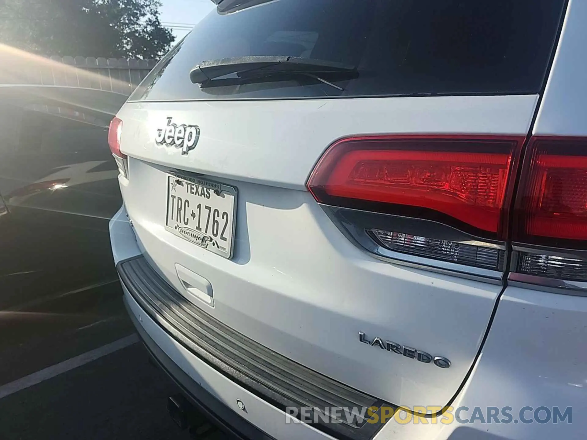 15 Photograph of a damaged car 1C4RJFAGXLC100516 JEEP GRAND CHEROKEE 2020