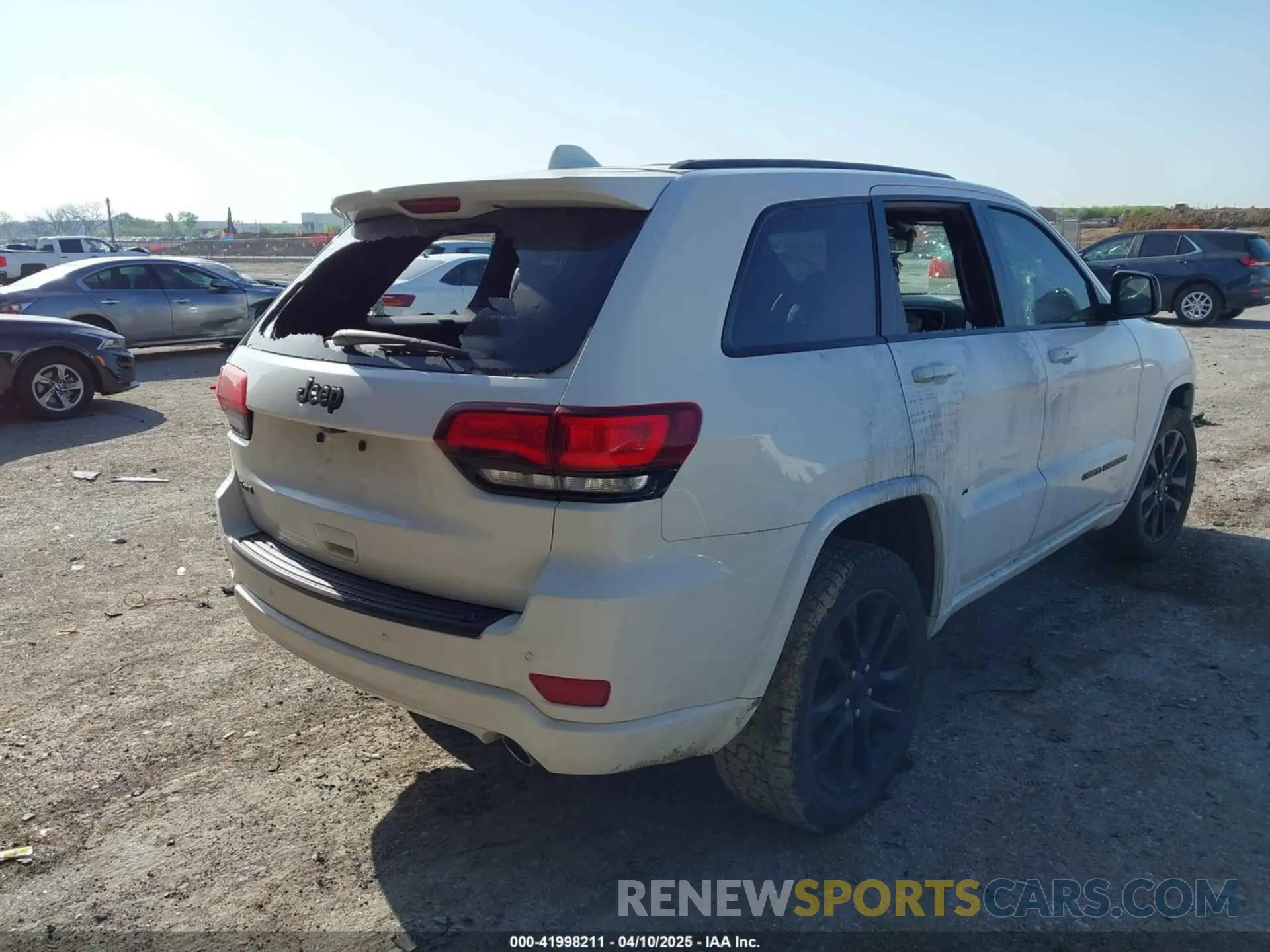 4 Фотография поврежденного автомобиля 1C4RJFAGXLC178892 JEEP GRAND CHEROKEE 2020