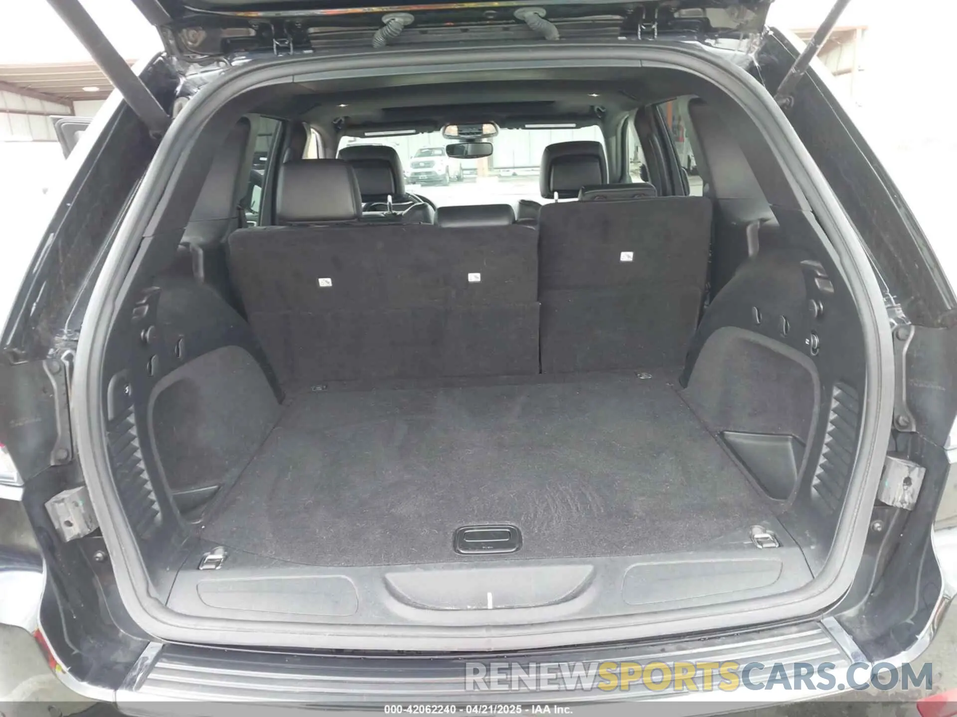 17 Фотография поврежденного автомобиля 1C4RJFBG0LC255834 JEEP GRAND CHEROKEE 2020