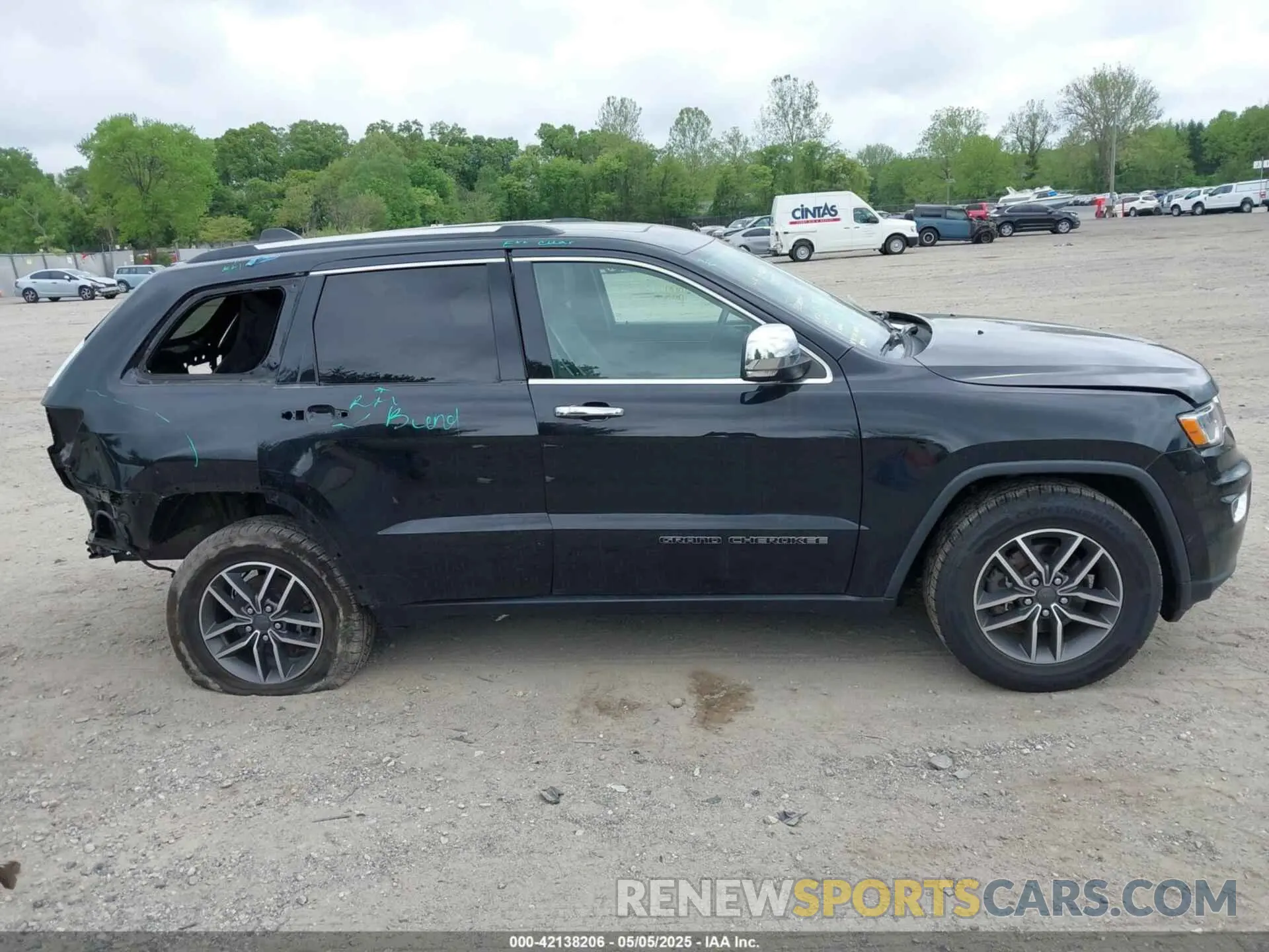 13 Photograph of a damaged car 1C4RJFBG0LC332847 JEEP GRAND CHEROKEE 2020