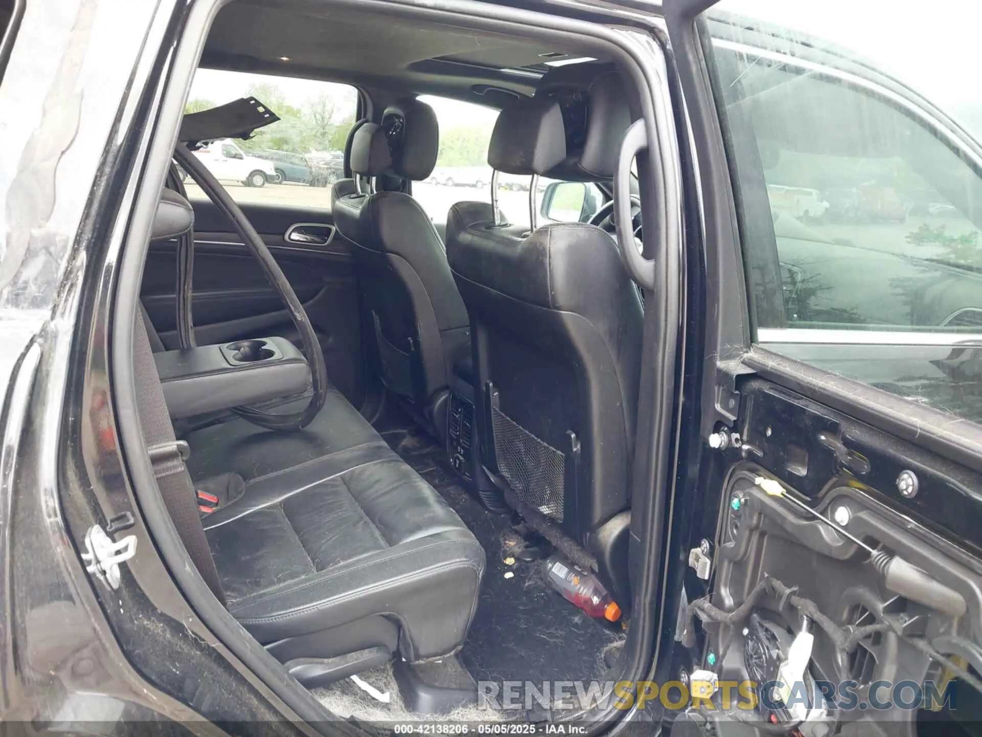 8 Photograph of a damaged car 1C4RJFBG0LC332847 JEEP GRAND CHEROKEE 2020