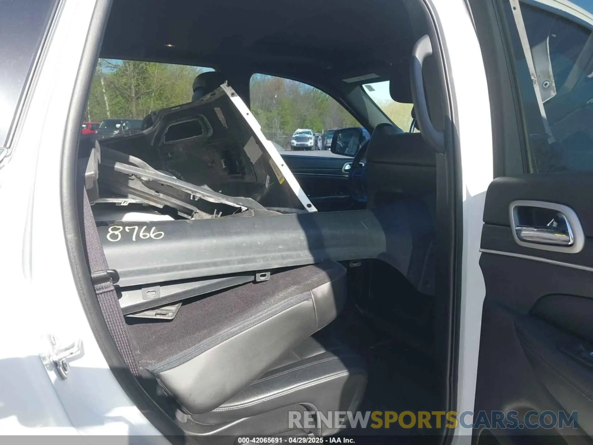 8 Фотография поврежденного автомобиля 1C4RJFBG0LC371924 JEEP GRAND CHEROKEE 2020