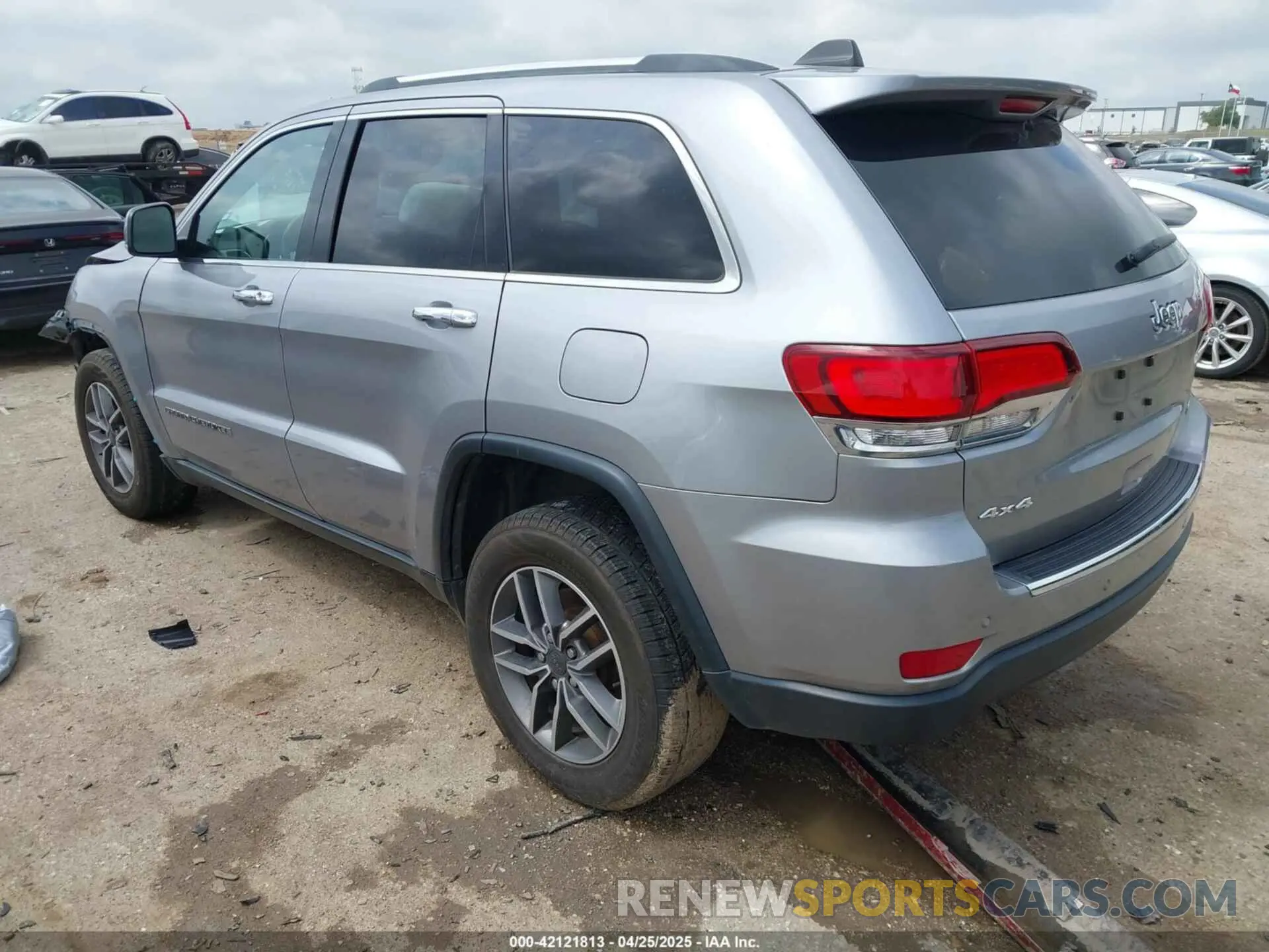 3 Photograph of a damaged car 1C4RJFBG1LC122774 JEEP GRAND CHEROKEE 2020